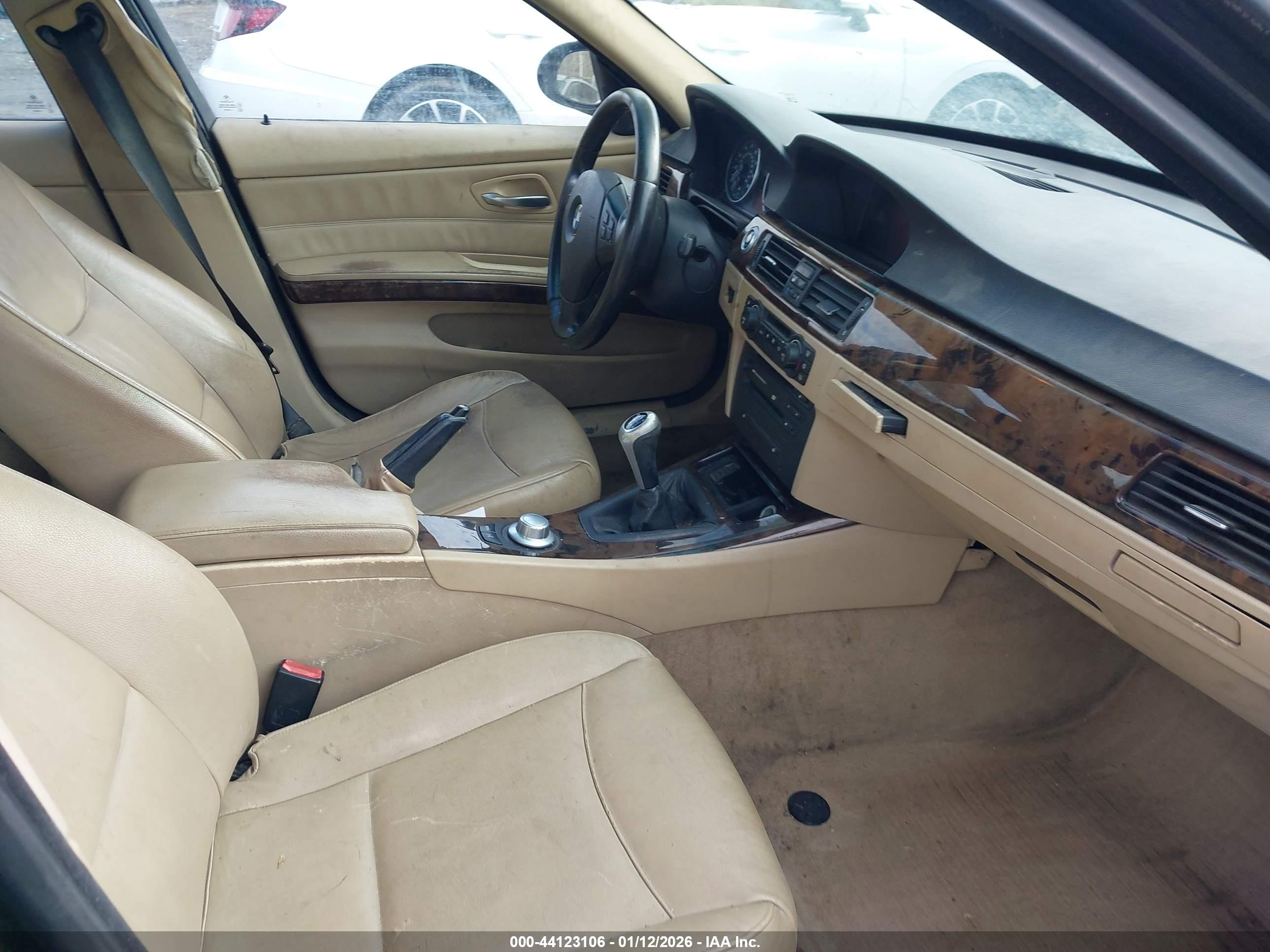 BMW 325I image 5