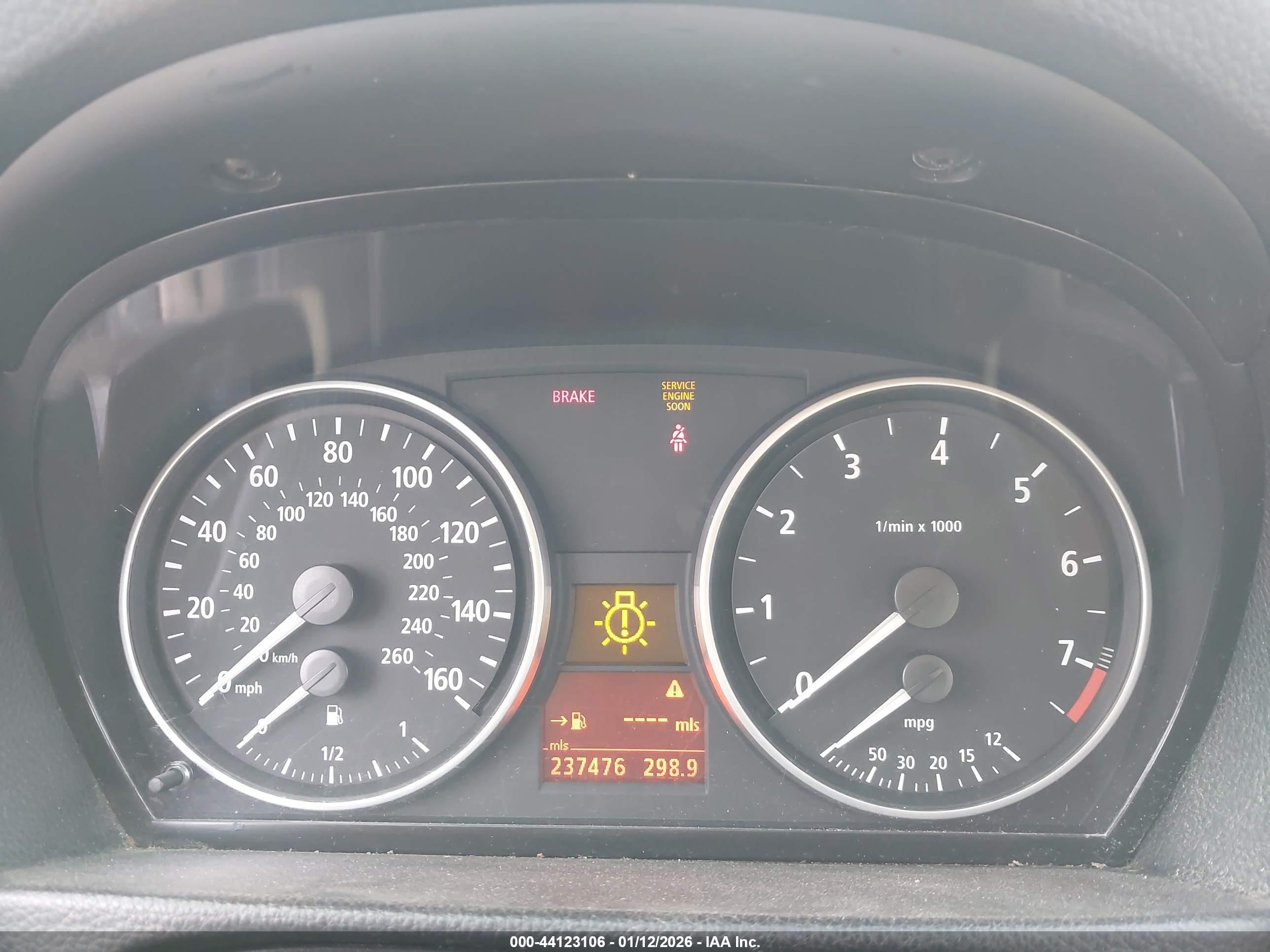 BMW 325I image 7