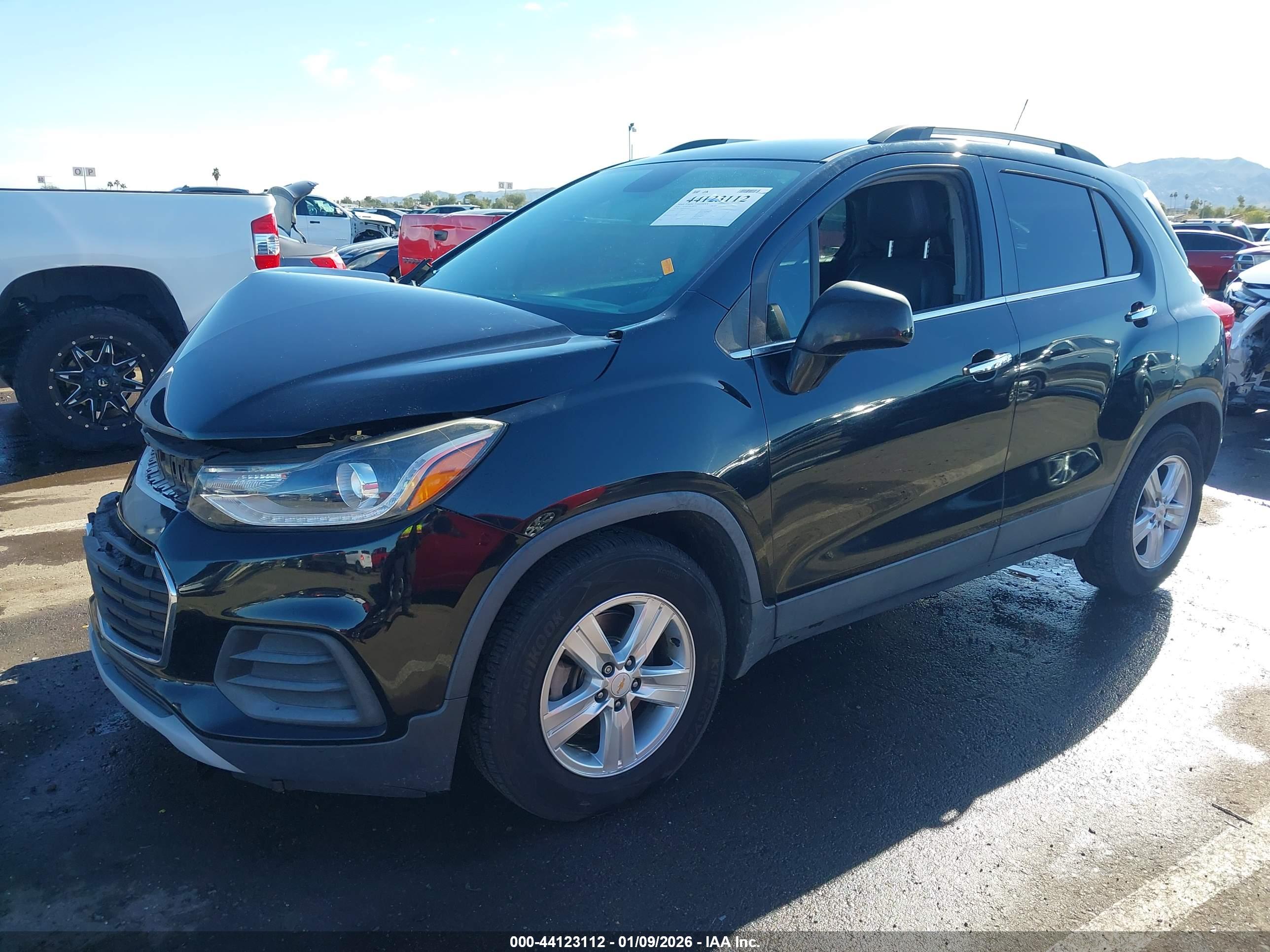 CHEVROLET TRAX image 2