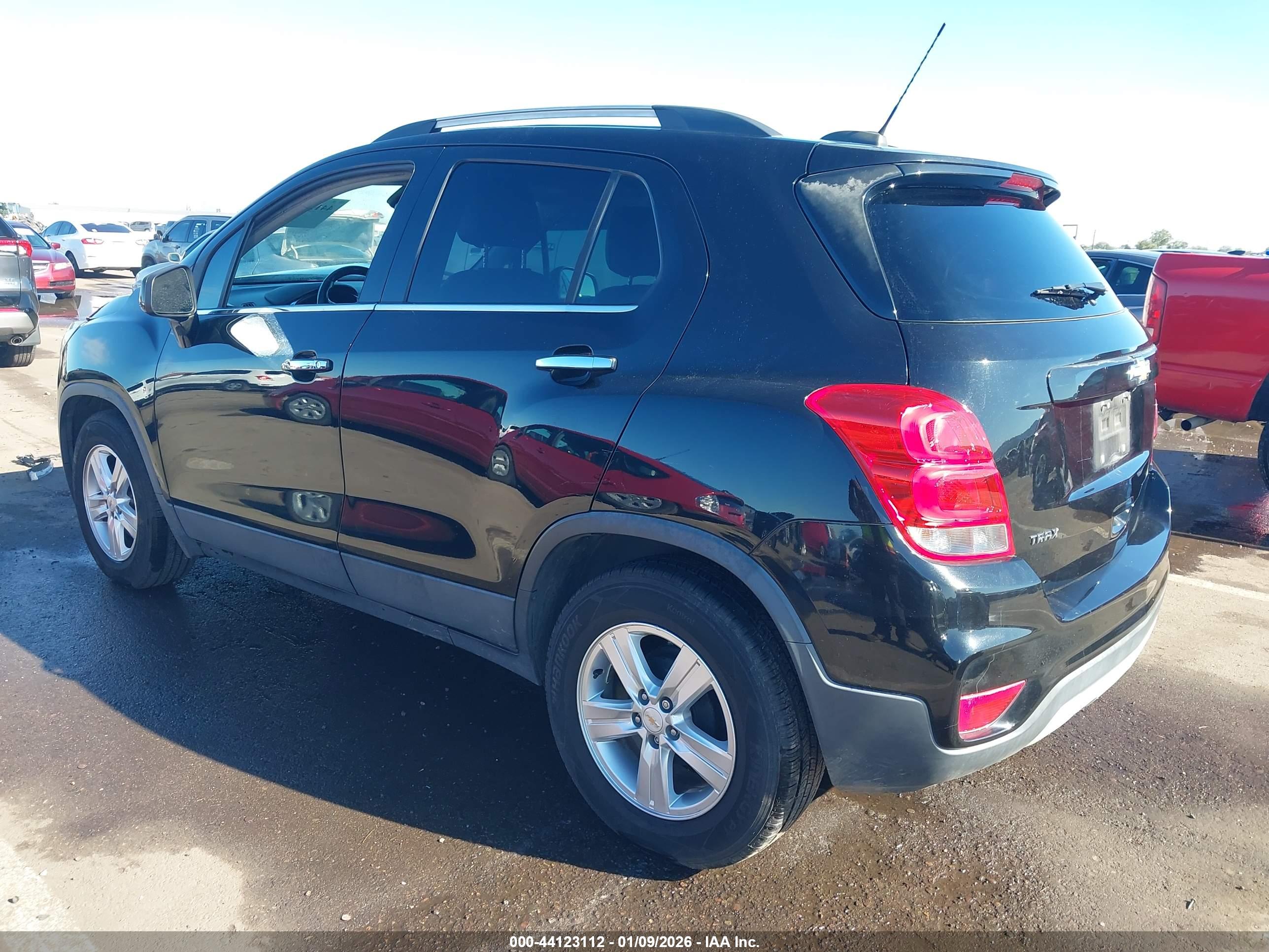 CHEVROLET TRAX image 3