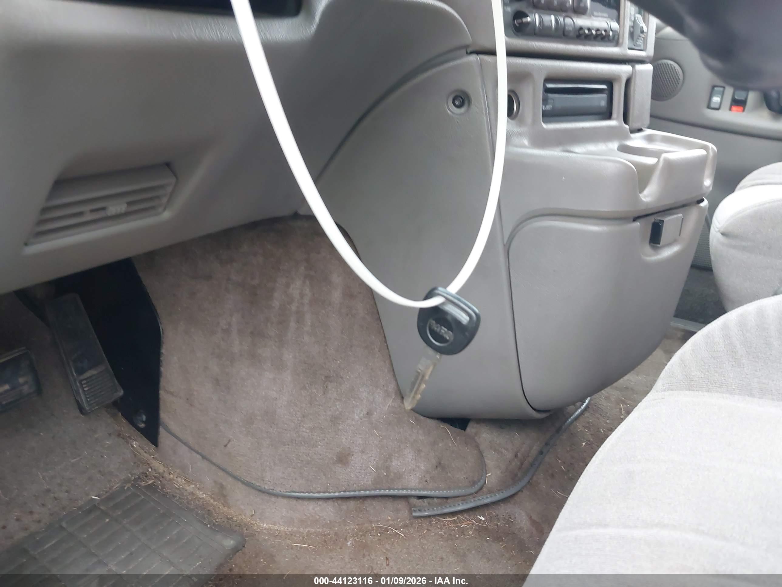 CHEVROLET ASTRO image 11