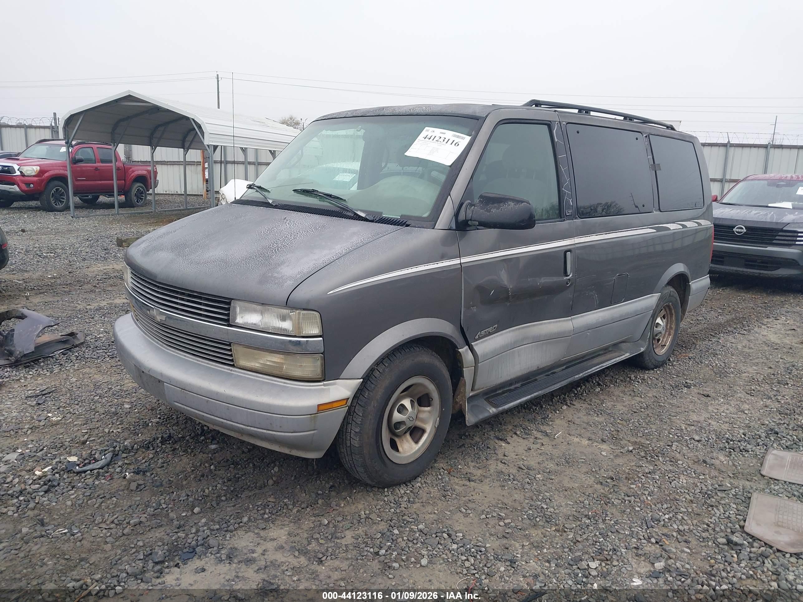 CHEVROLET ASTRO image 2