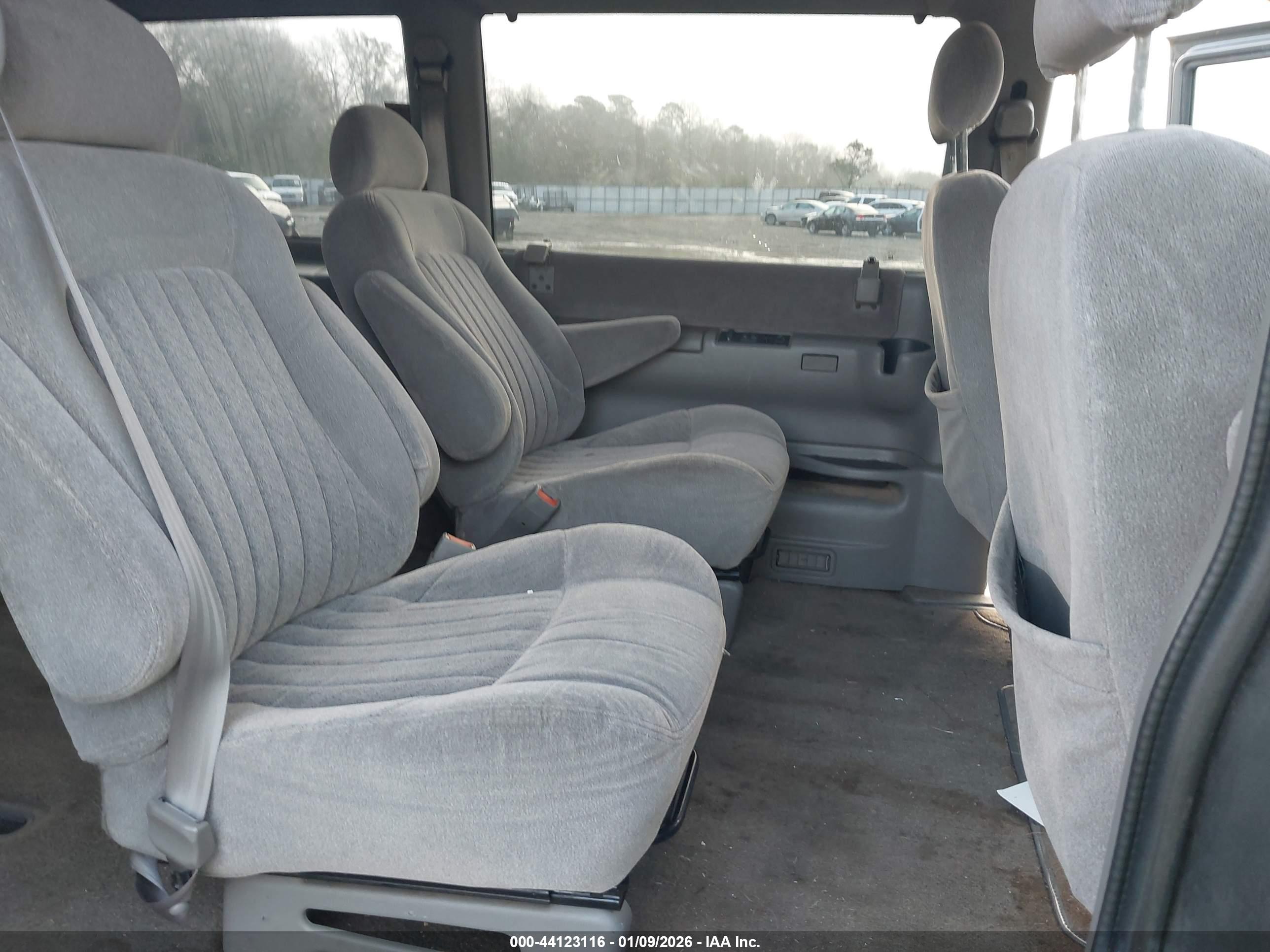CHEVROLET ASTRO image 8