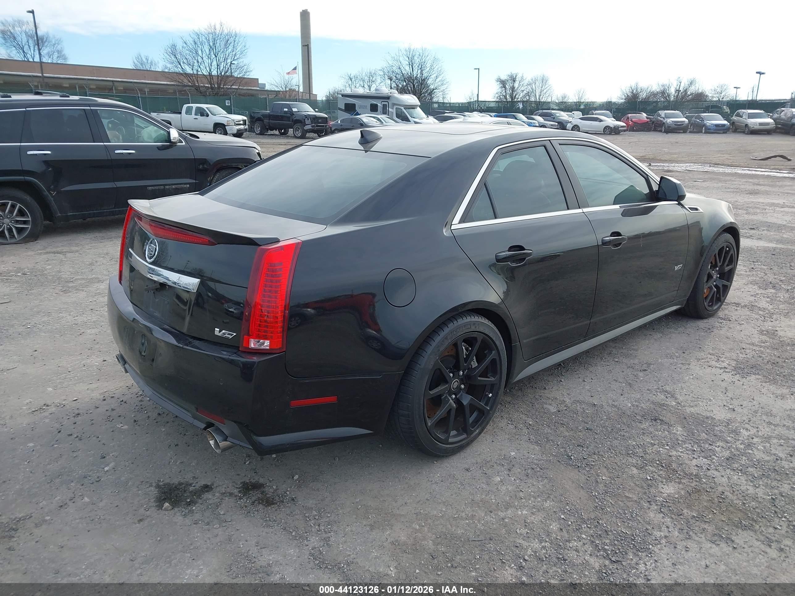 CADILLAC CTS-V image 4