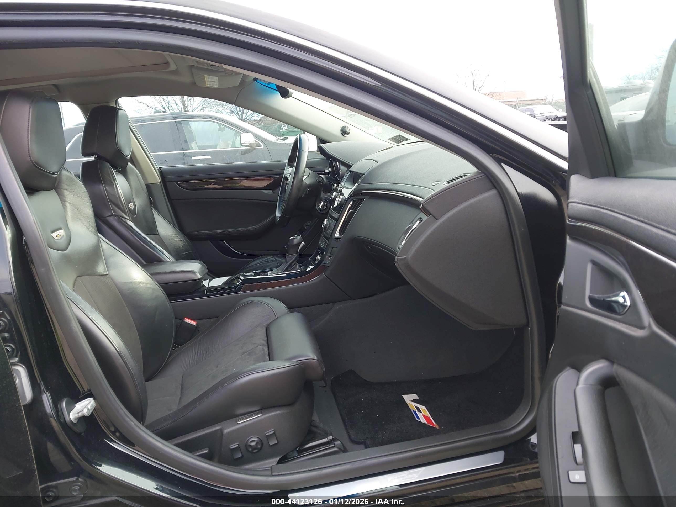 CADILLAC CTS-V image 5