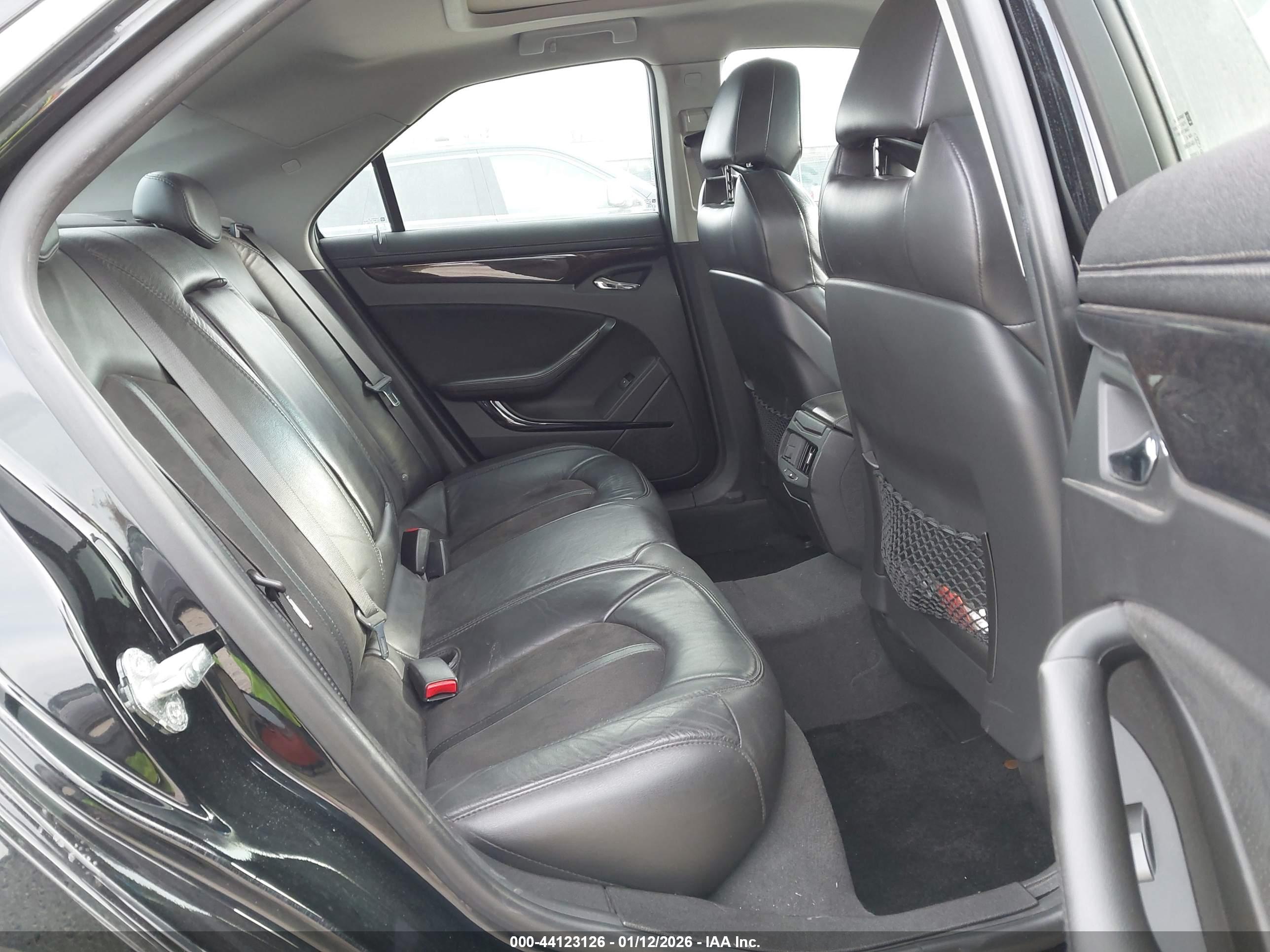 CADILLAC CTS-V image 8