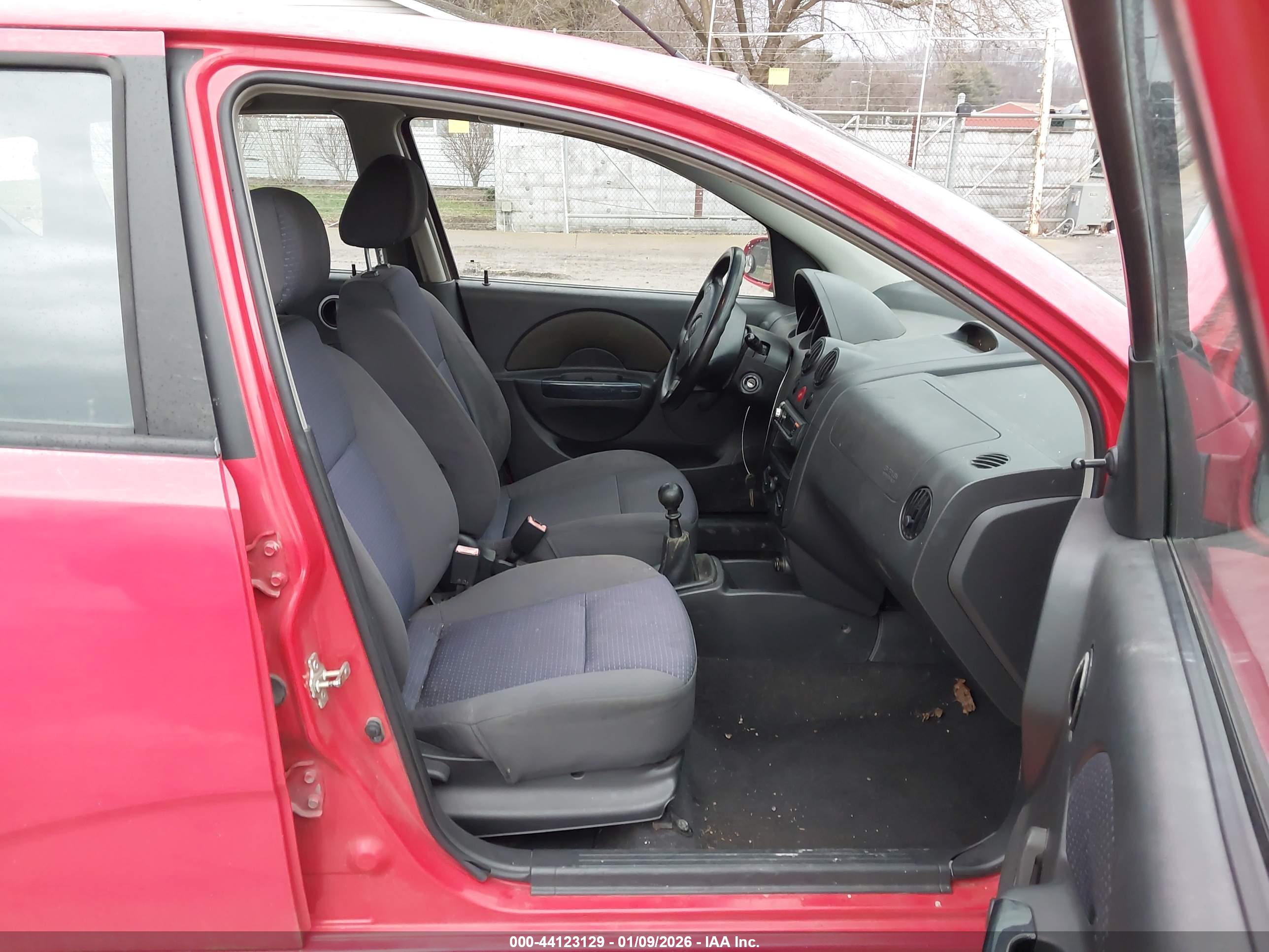 CHEVROLET AVEO image 5