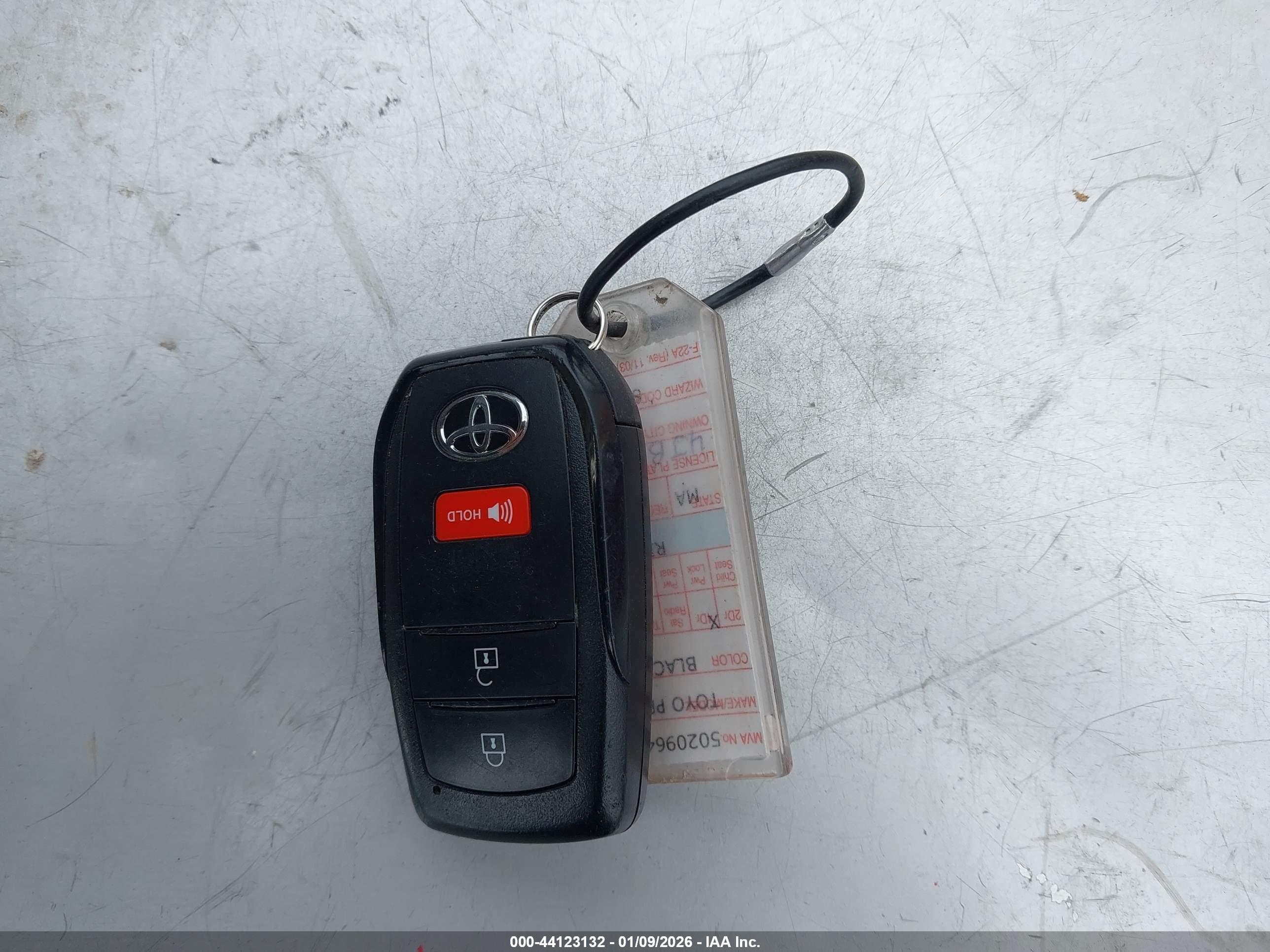 TOYOTA PRIUS image 11