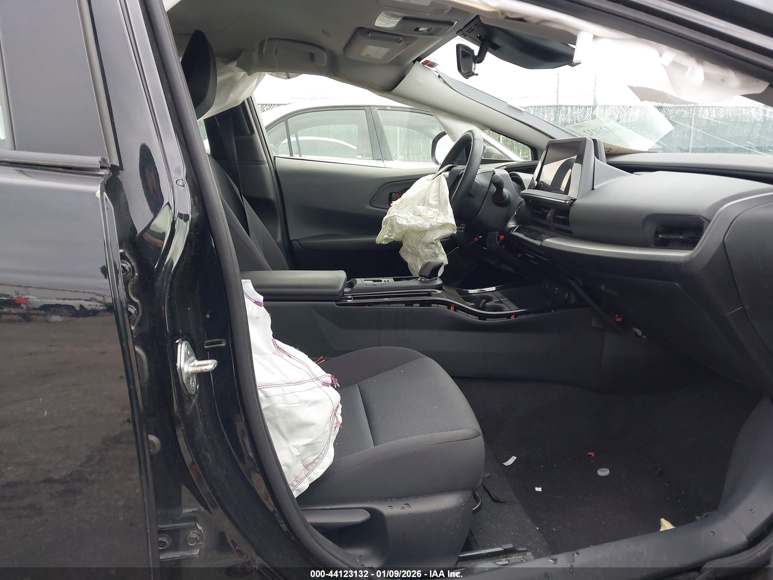 TOYOTA PRIUS image 5