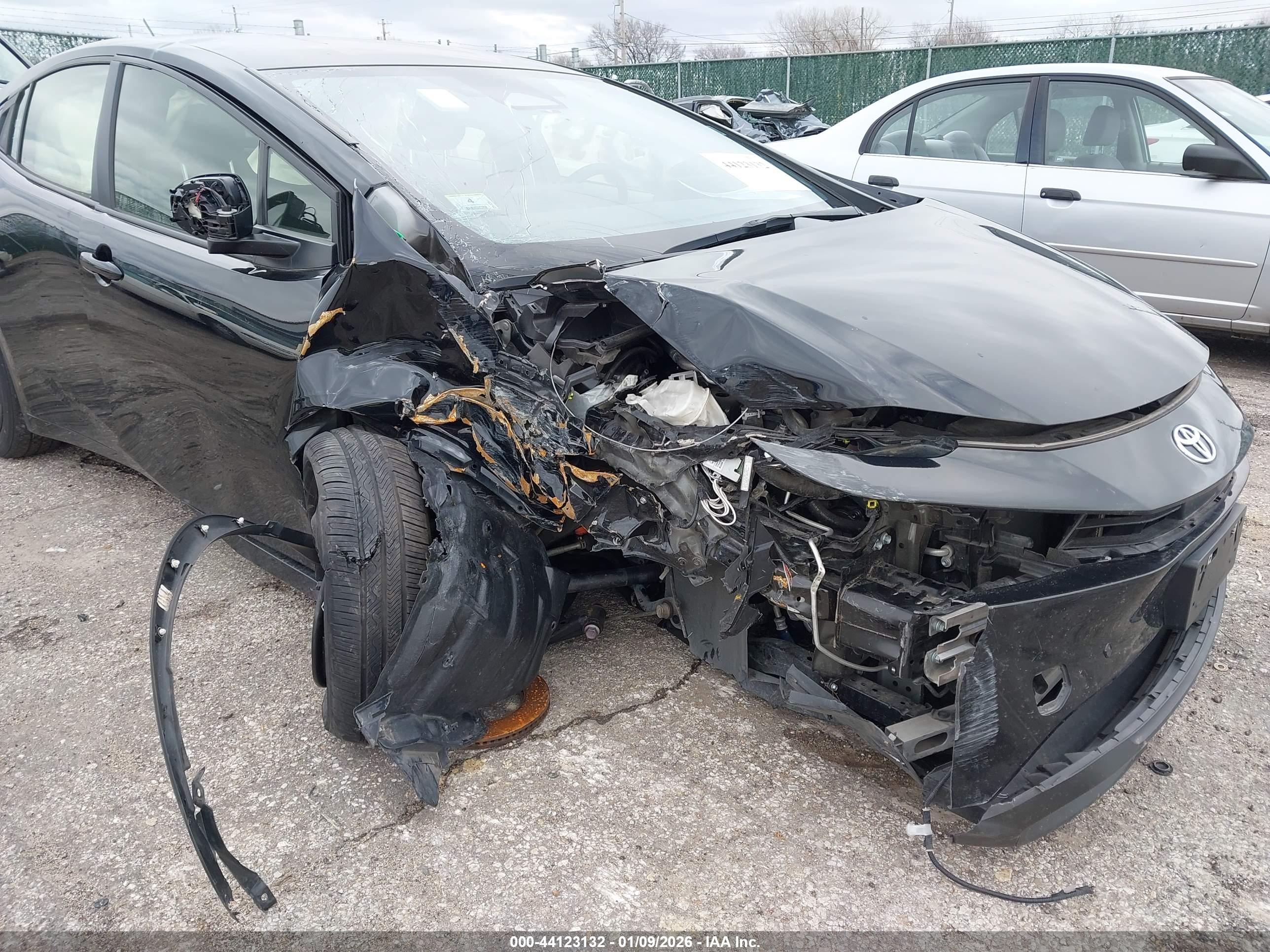 TOYOTA PRIUS image 6