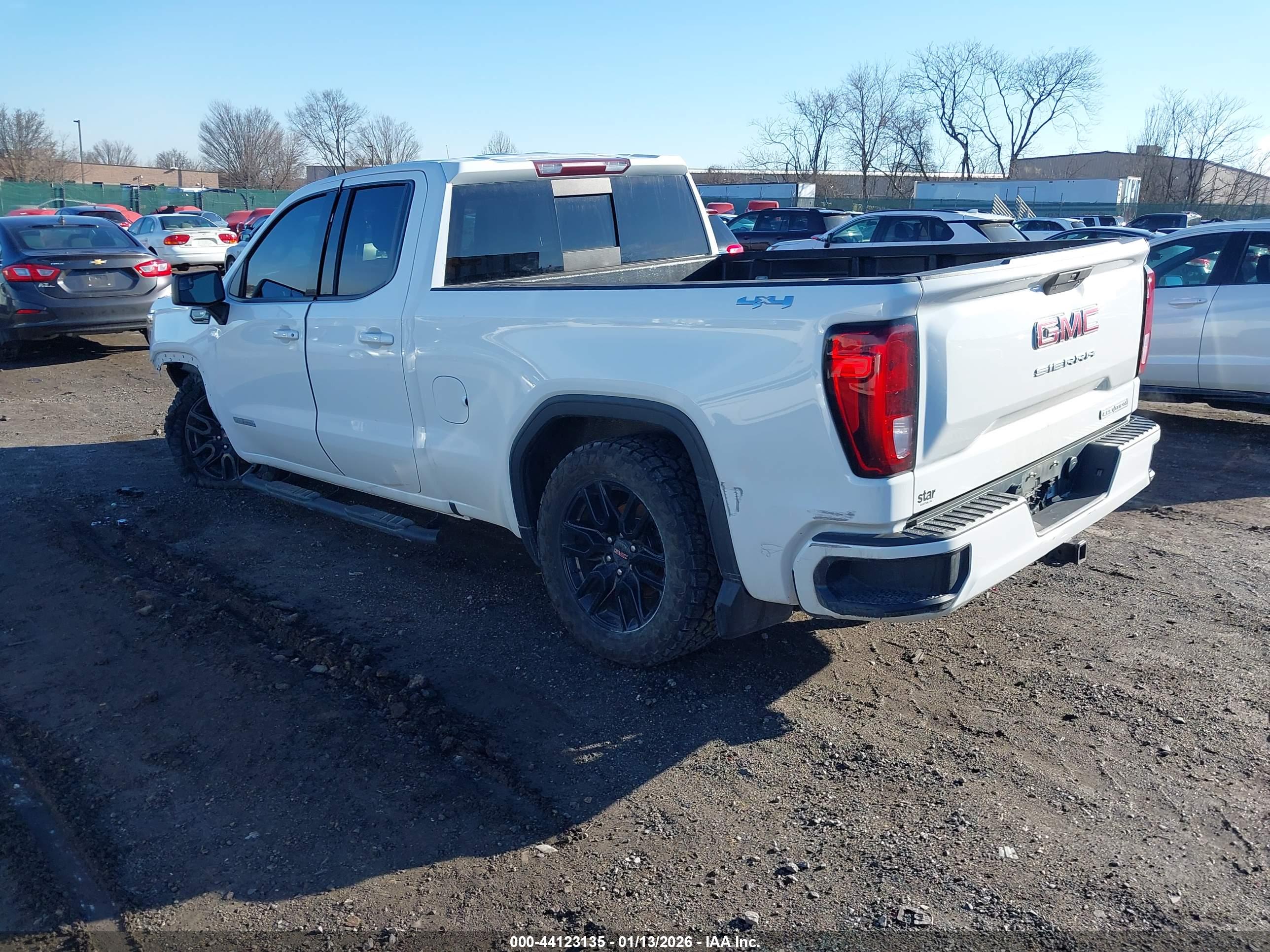 GMC SIERRA image 3
