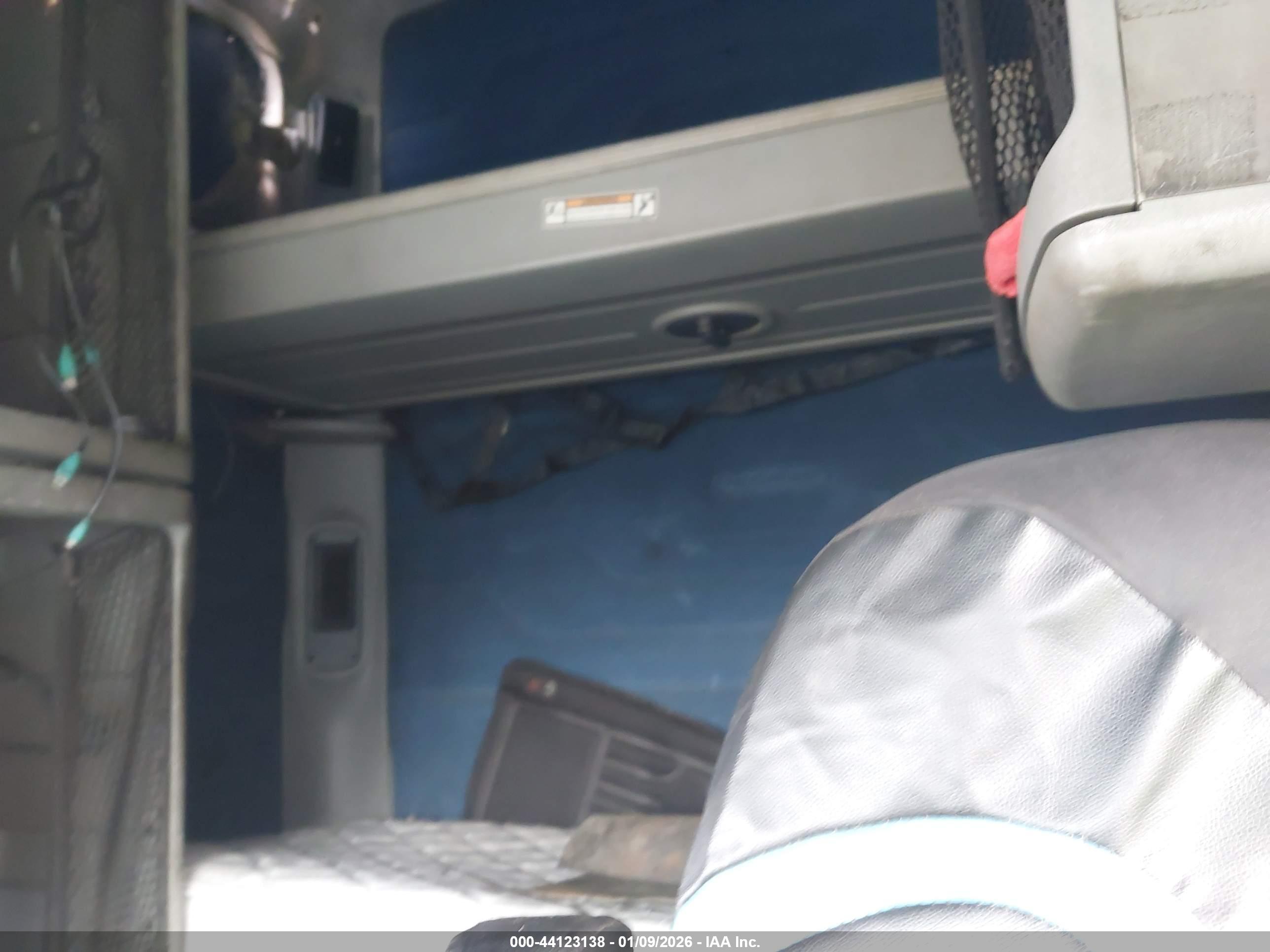 FREIGHTLINER CONVENTIONAL image 7