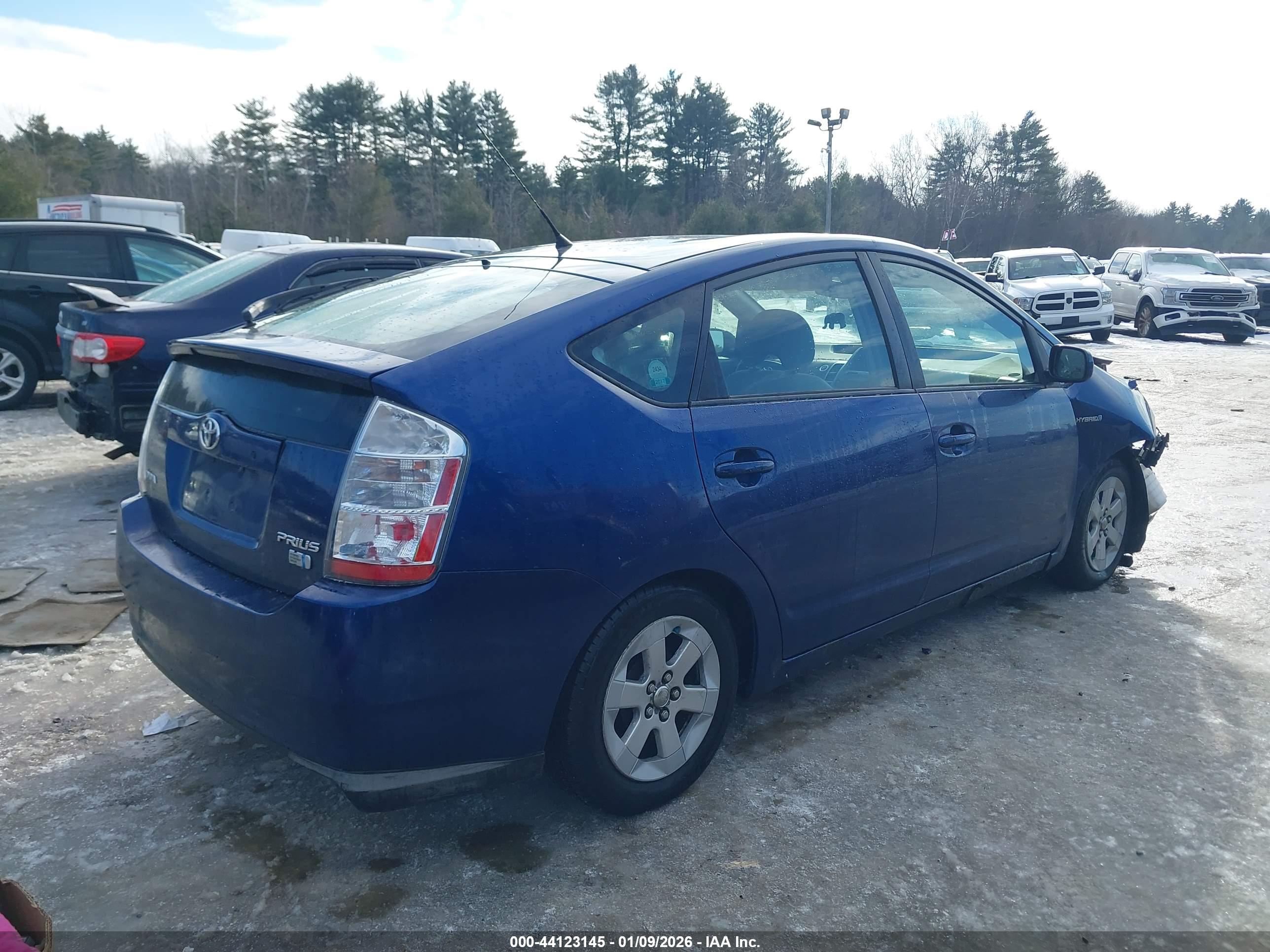 TOYOTA PRIUS image 4