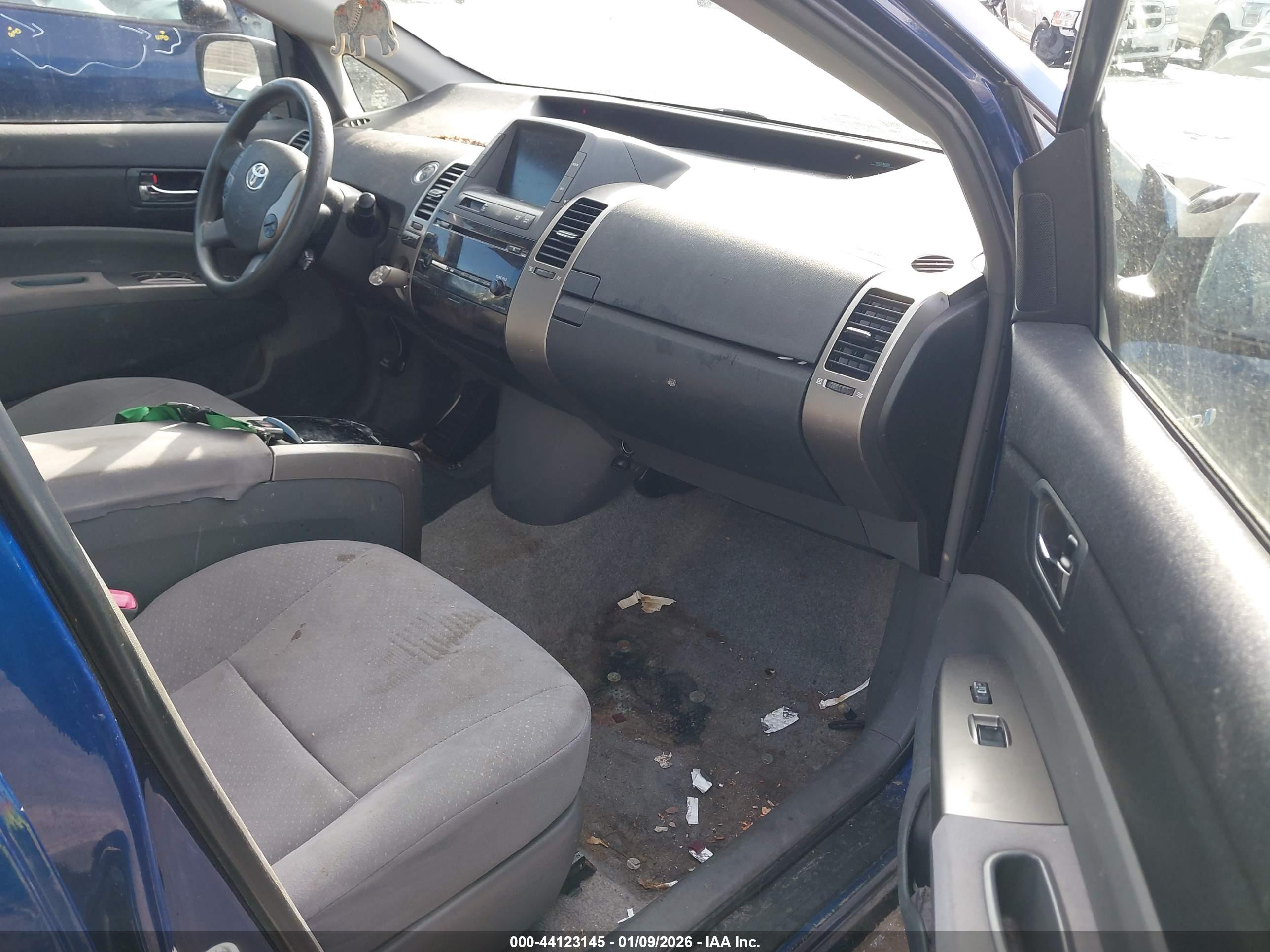 TOYOTA PRIUS image 5