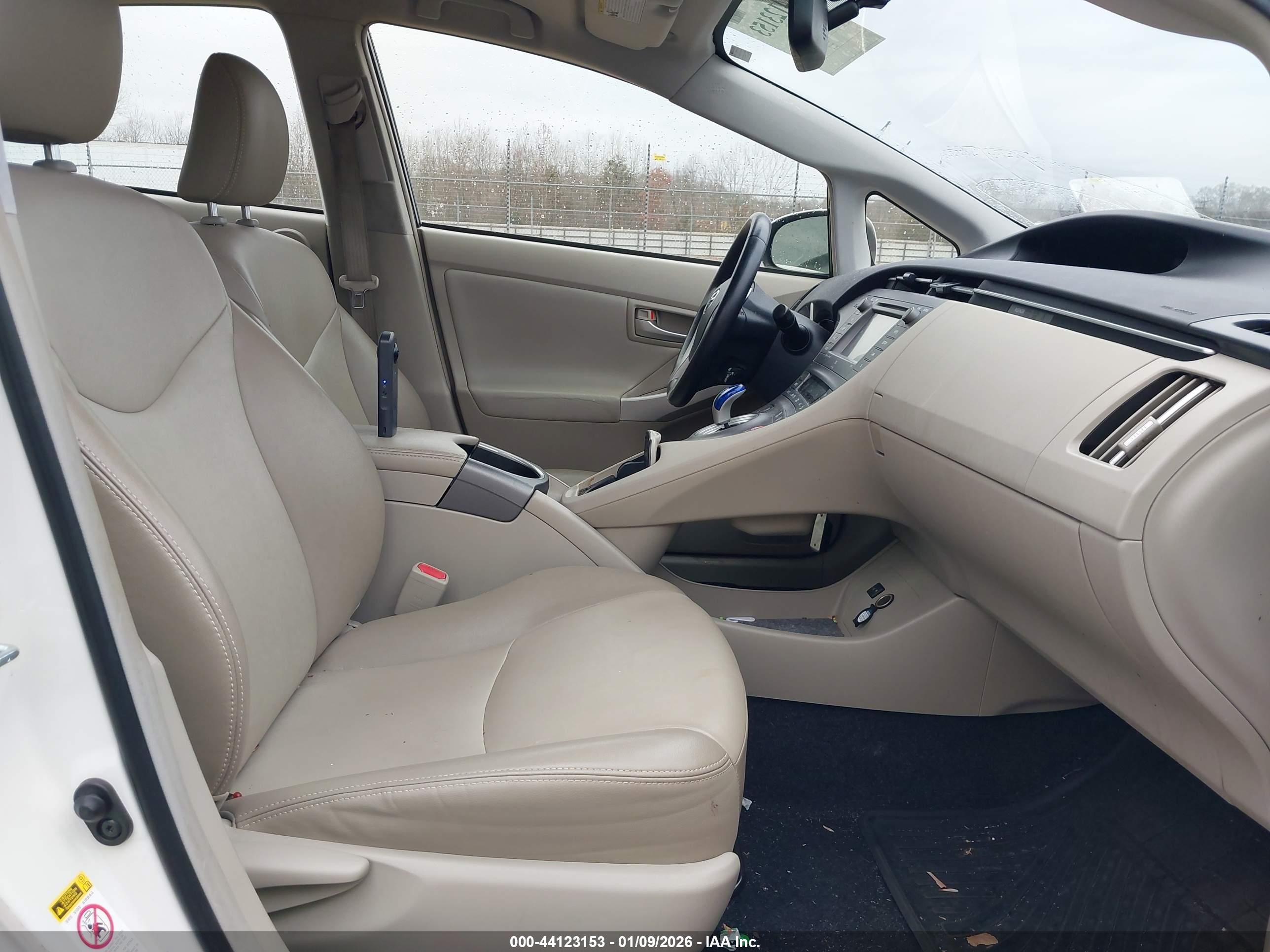 TOYOTA PRIUS image 5