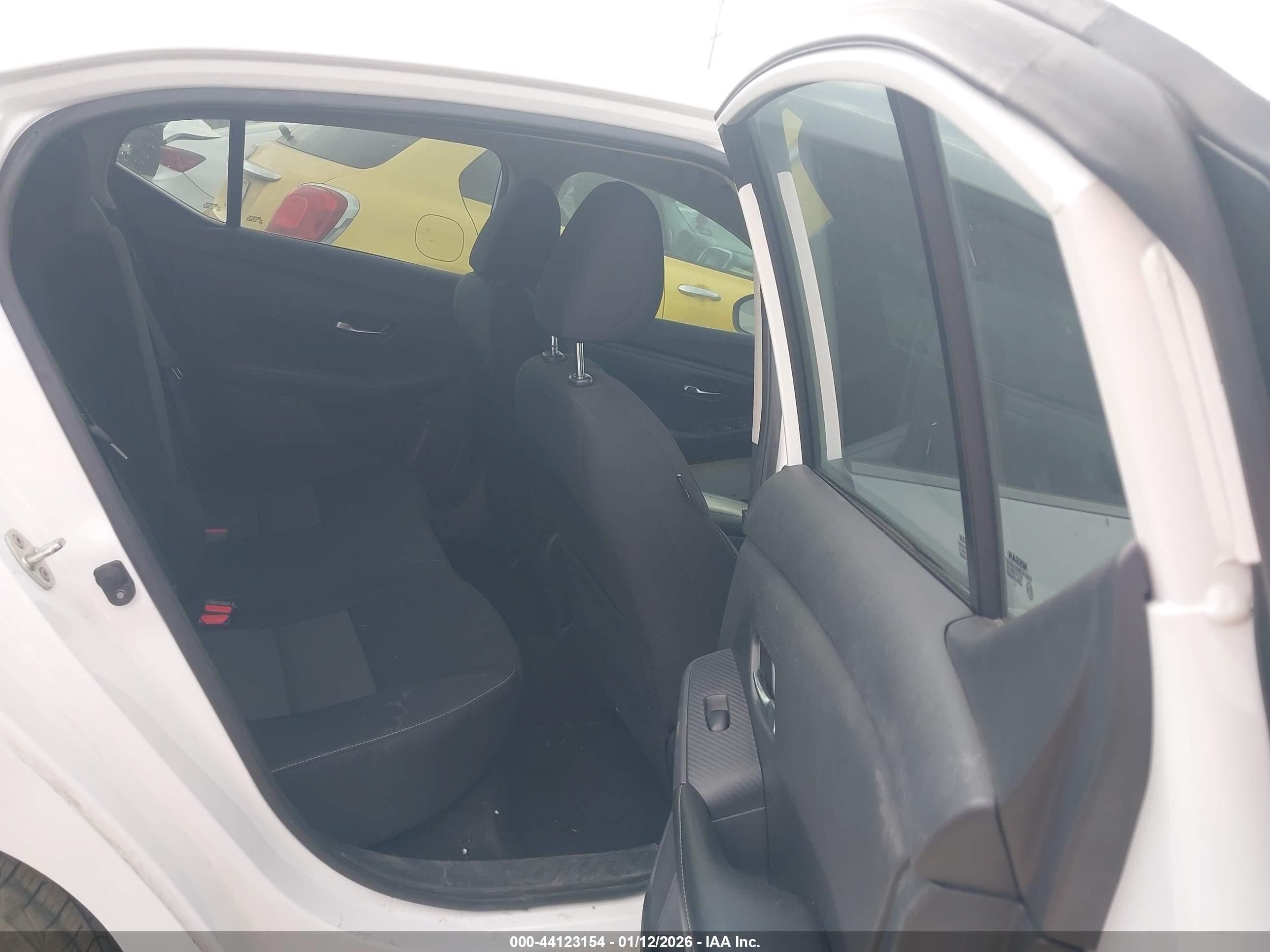 NISSAN SENTRA image 8