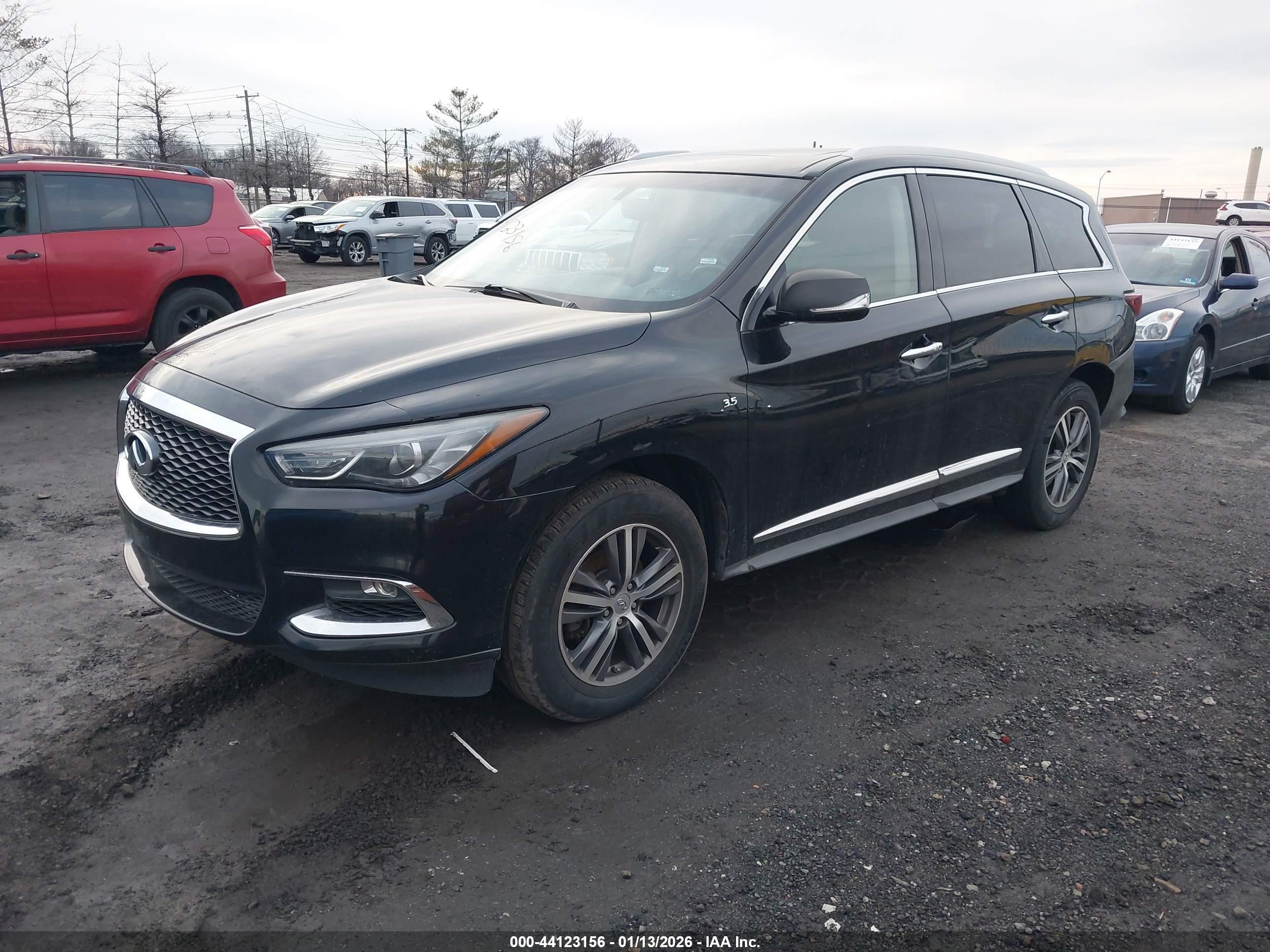 INFINITI QX60 image 2