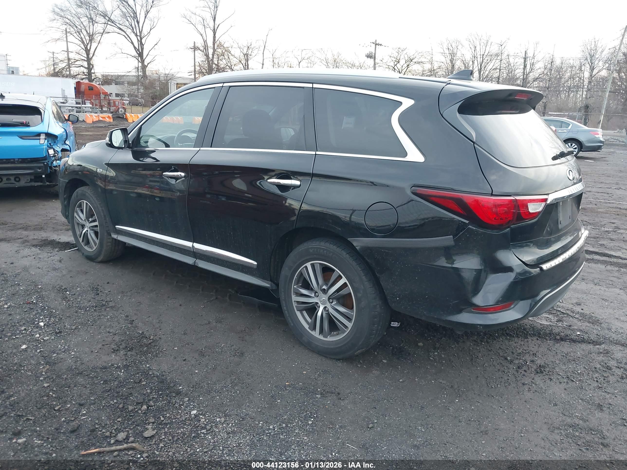 INFINITI QX60 image 3