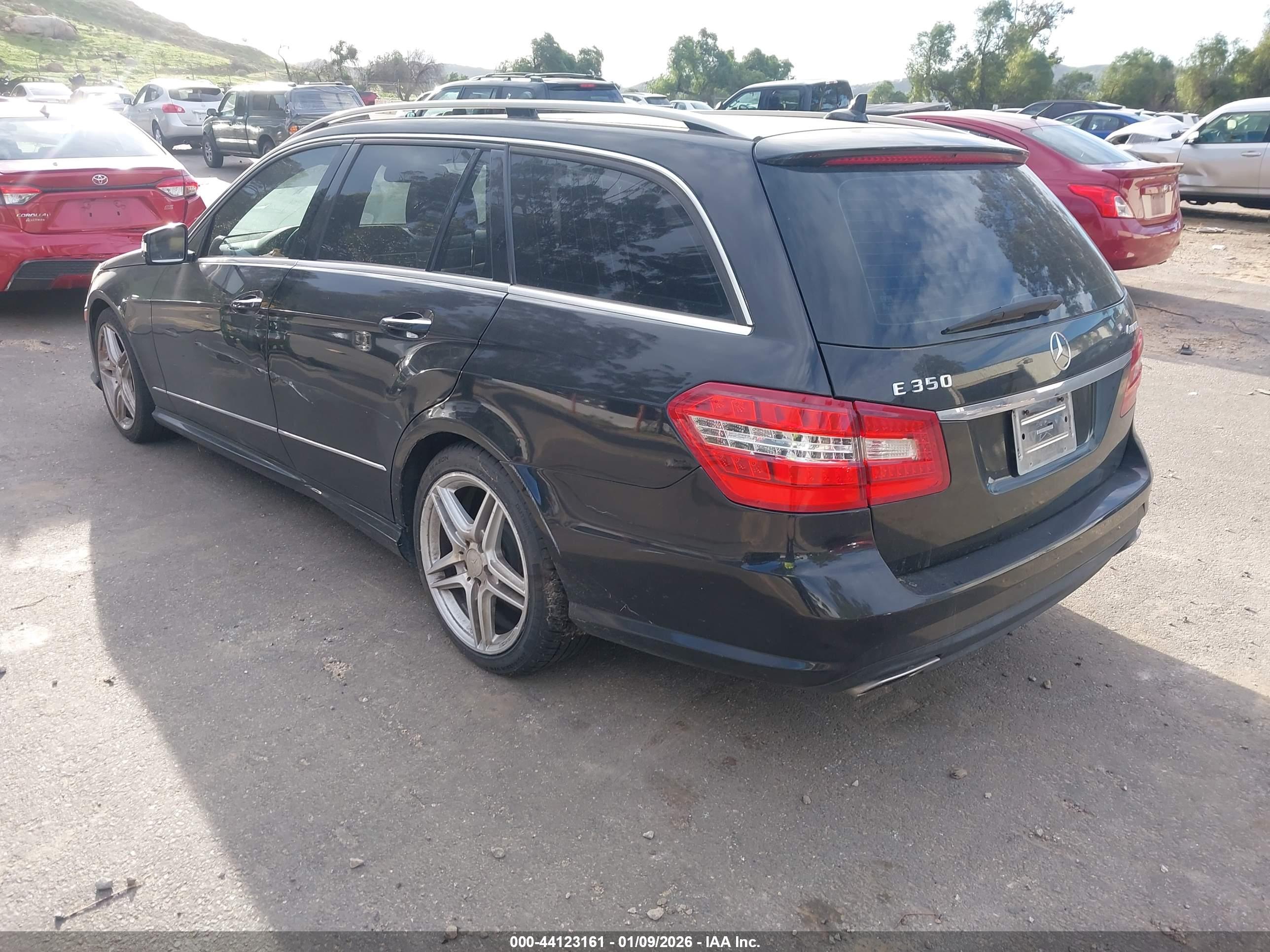 MERCEDES-BENZ E image 3