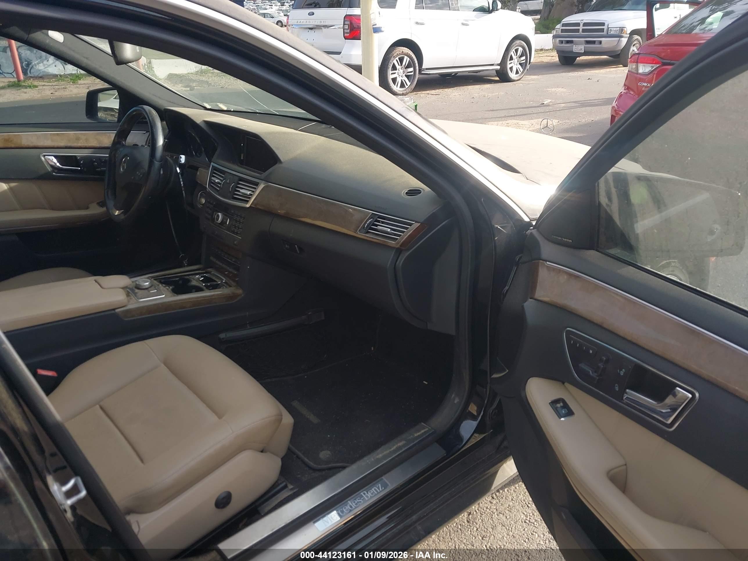 MERCEDES-BENZ E image 5