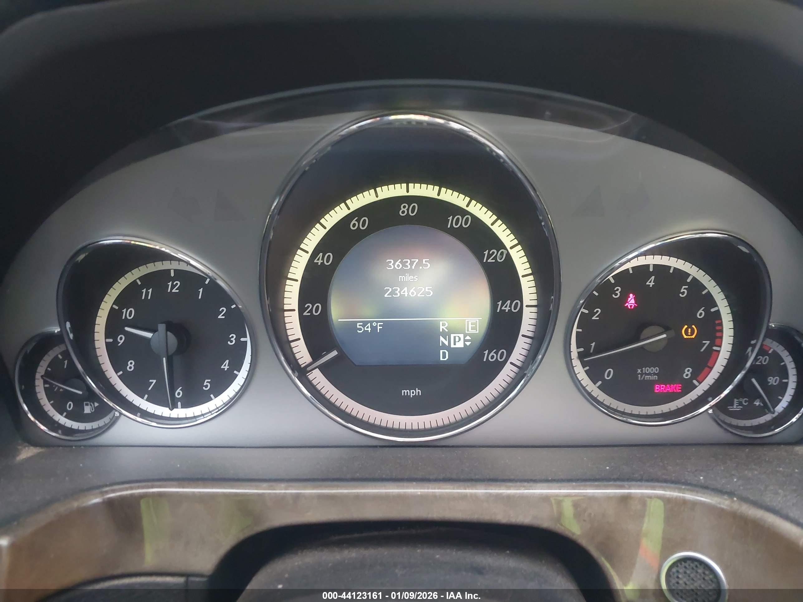 MERCEDES-BENZ E image 7