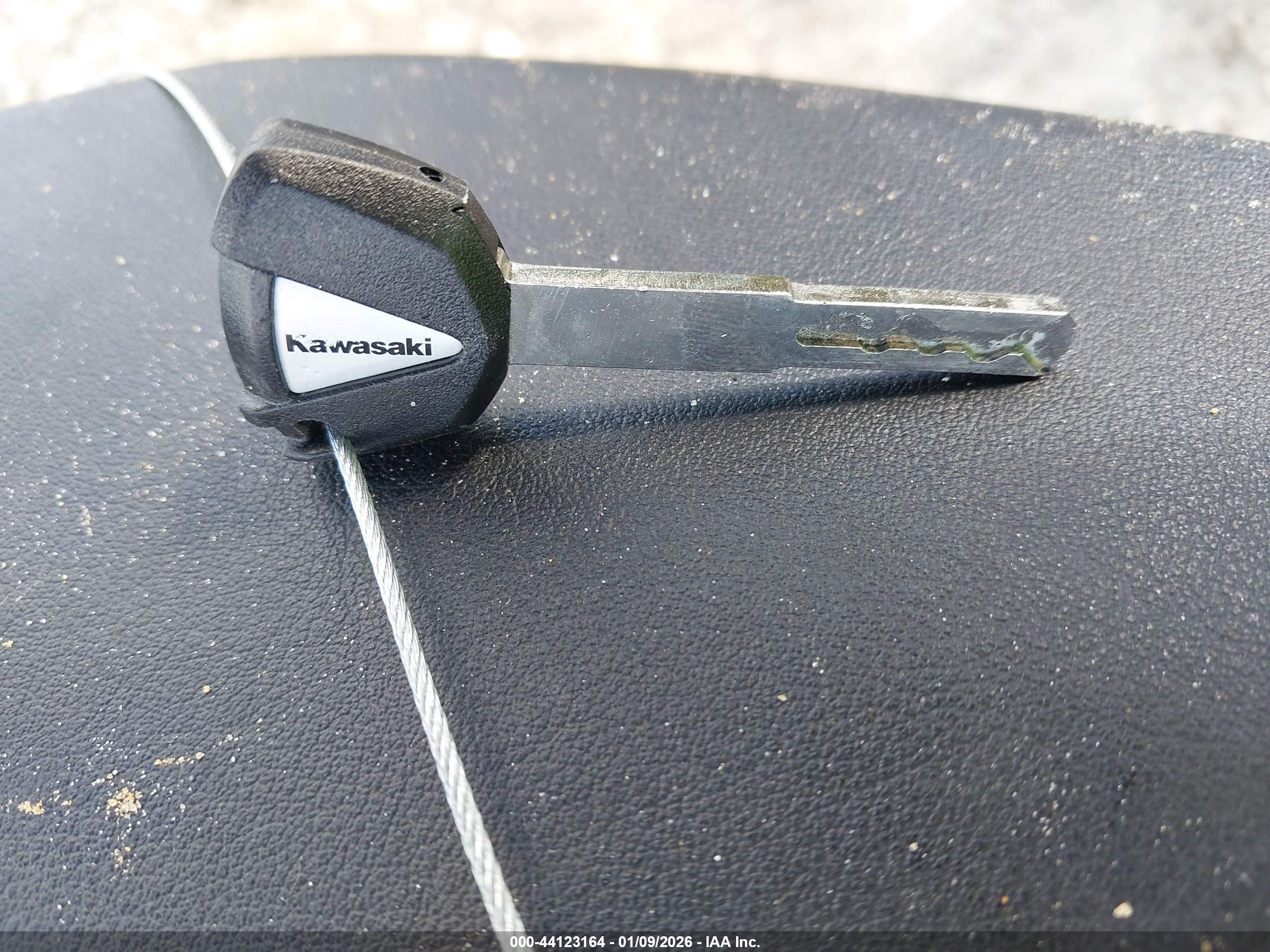 KAWASAKI EX500 image 11