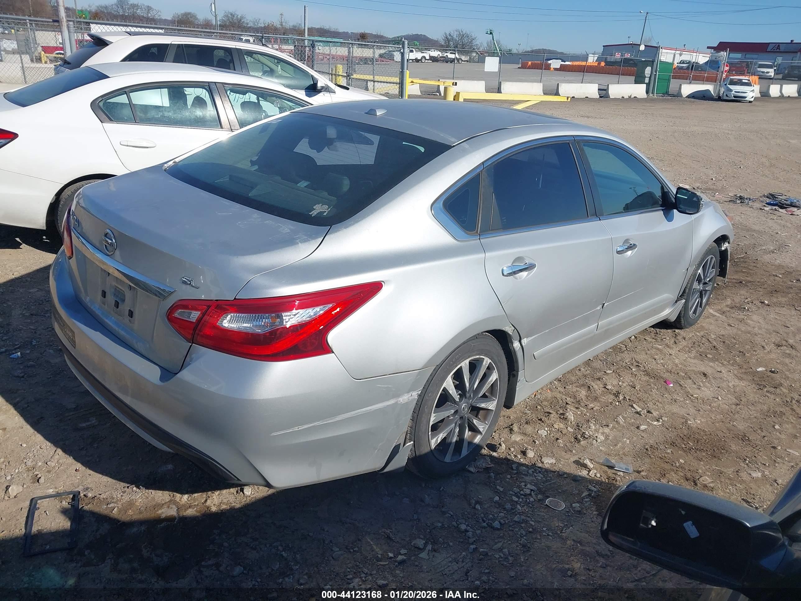 NISSAN ALTIMA image 4