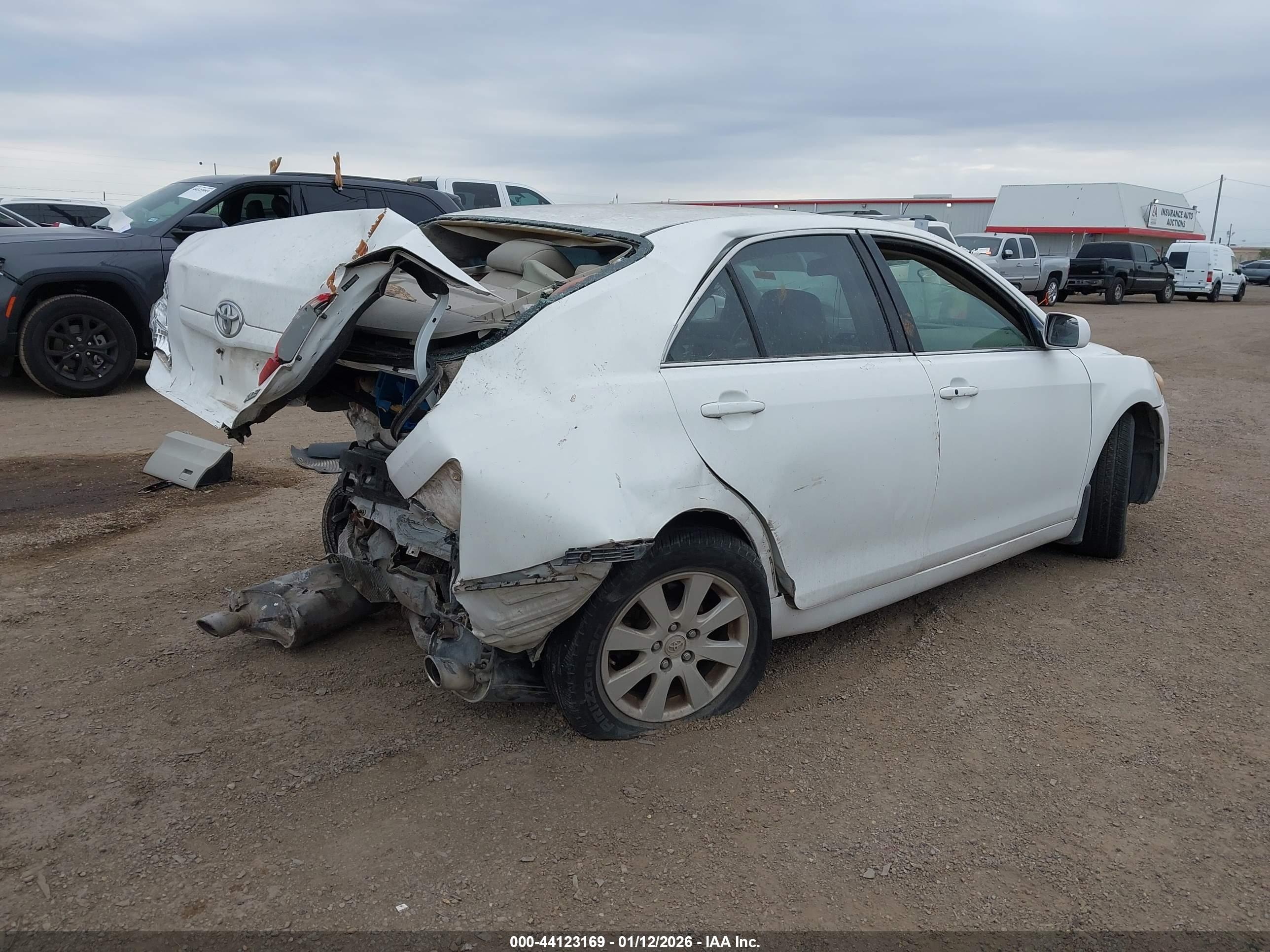TOYOTA CAMRY image 4