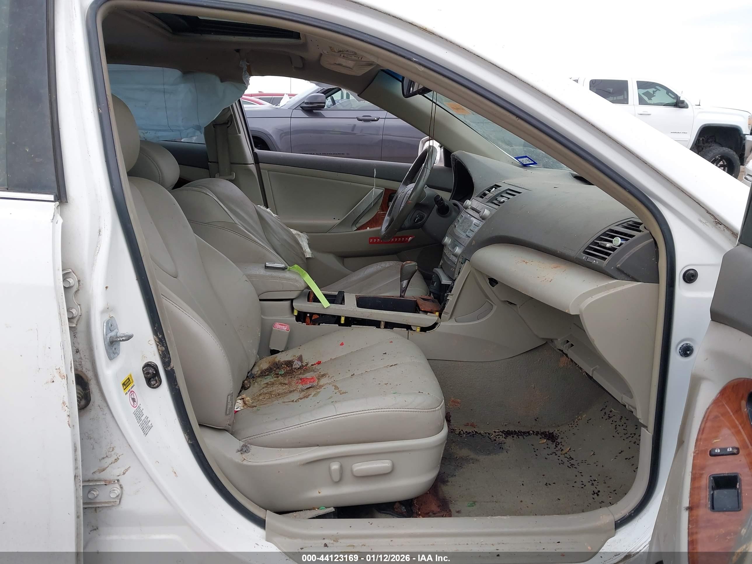 TOYOTA CAMRY image 5