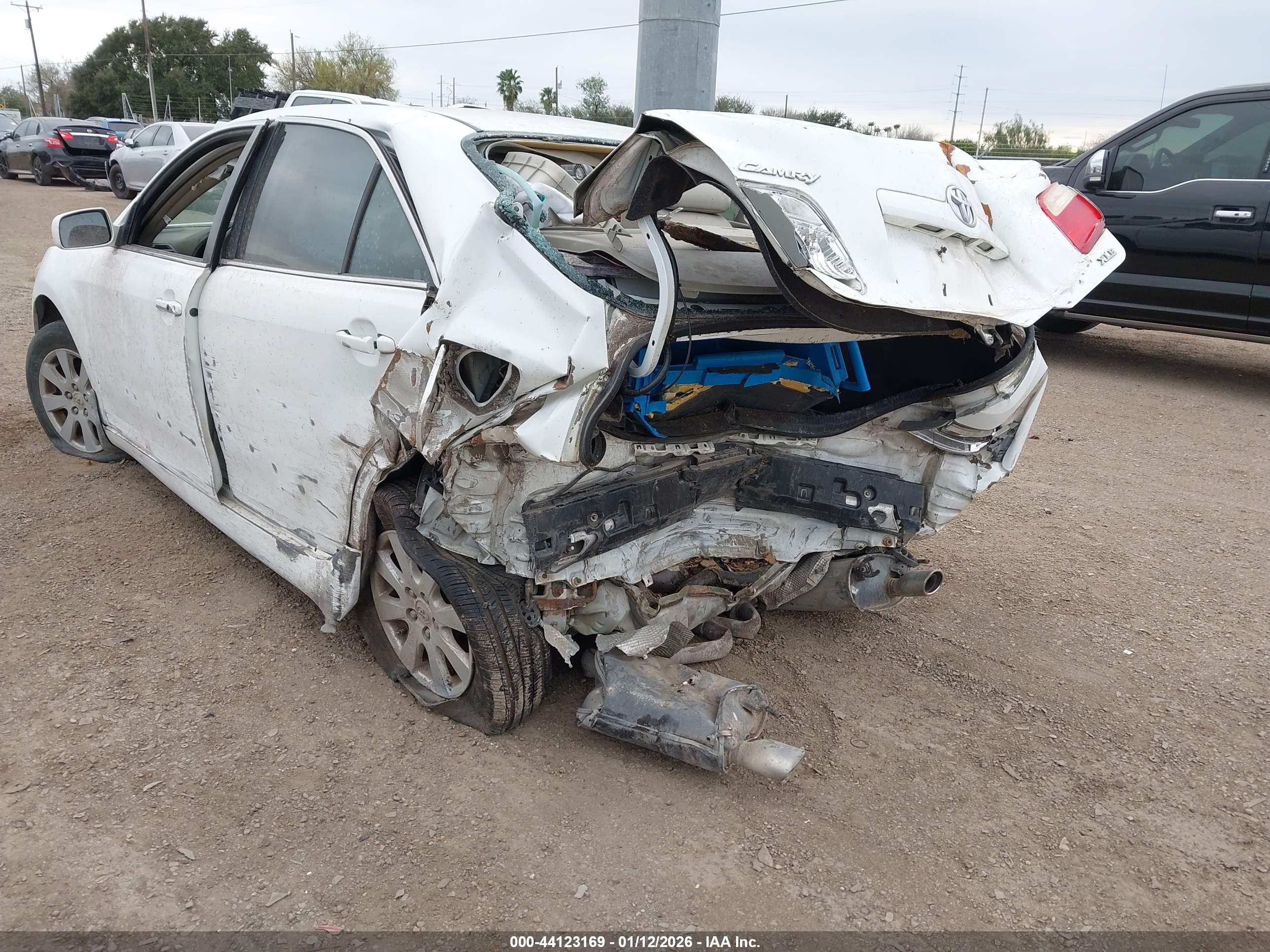 TOYOTA CAMRY image 6