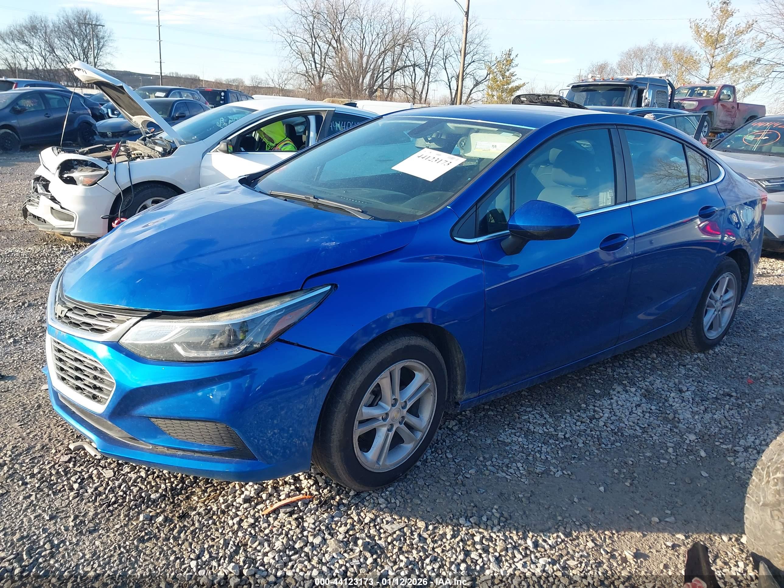 CHEVROLET CRUZE image 2