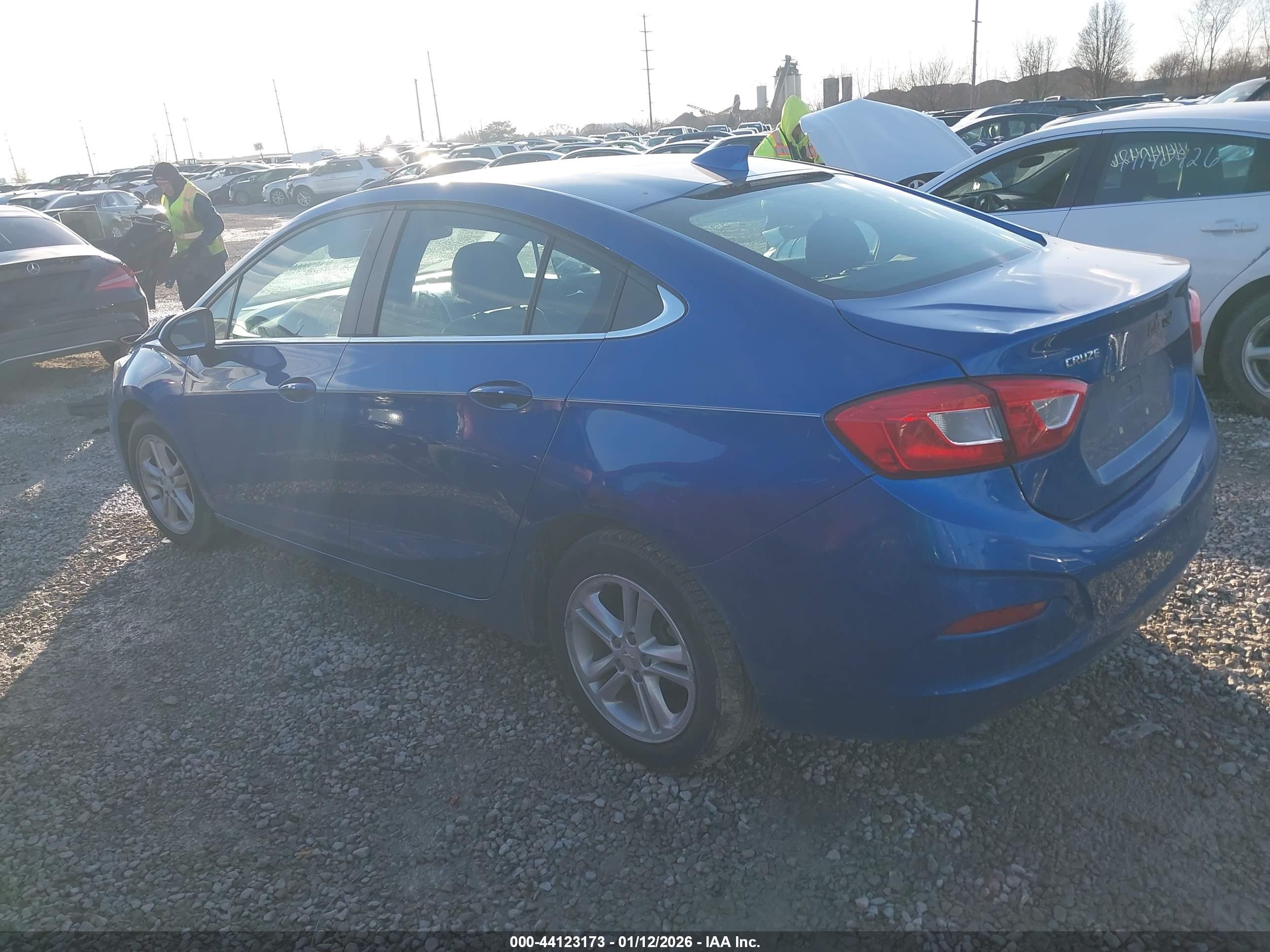 CHEVROLET CRUZE image 3