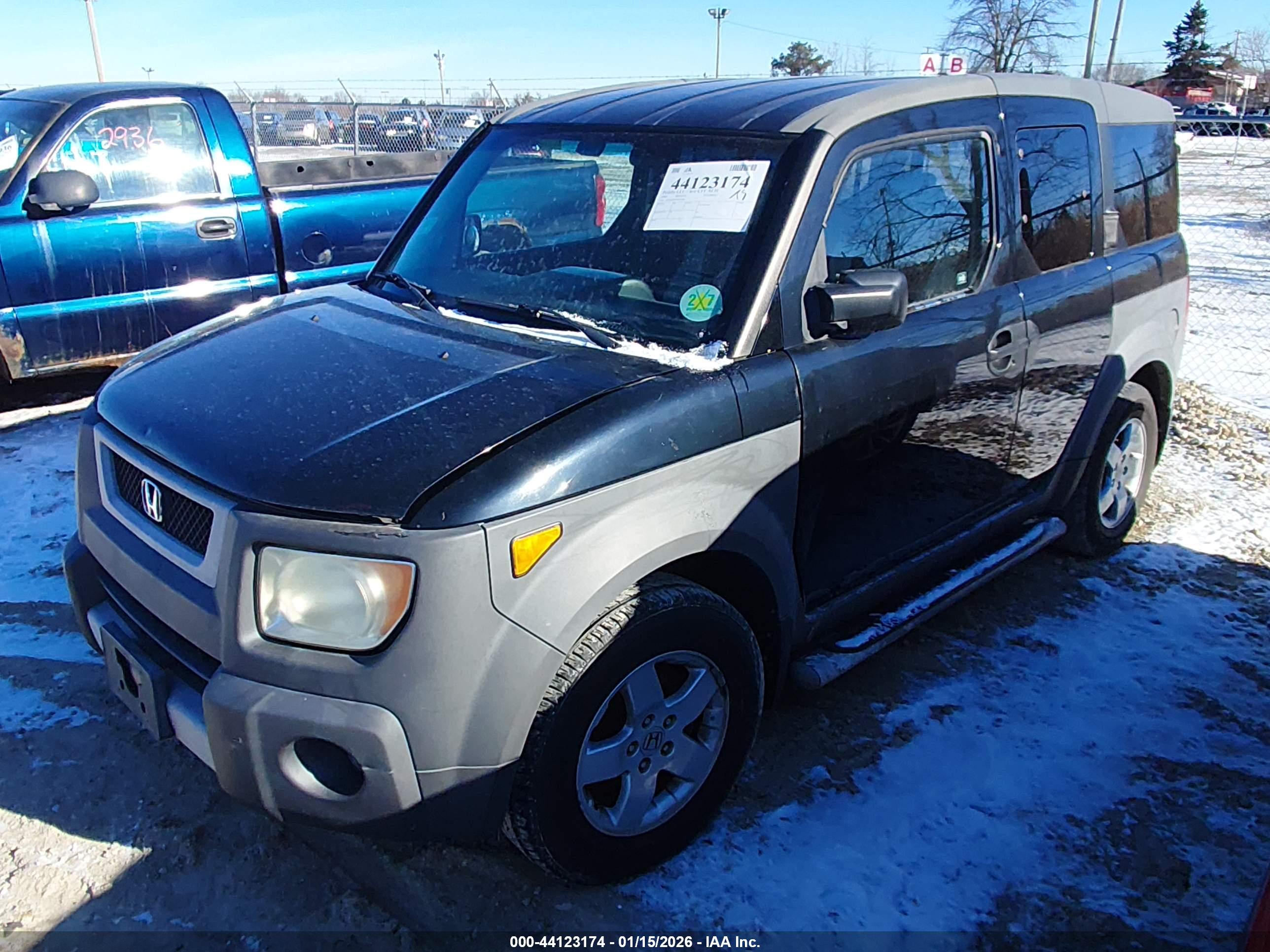 HONDA ELEMENT image 2
