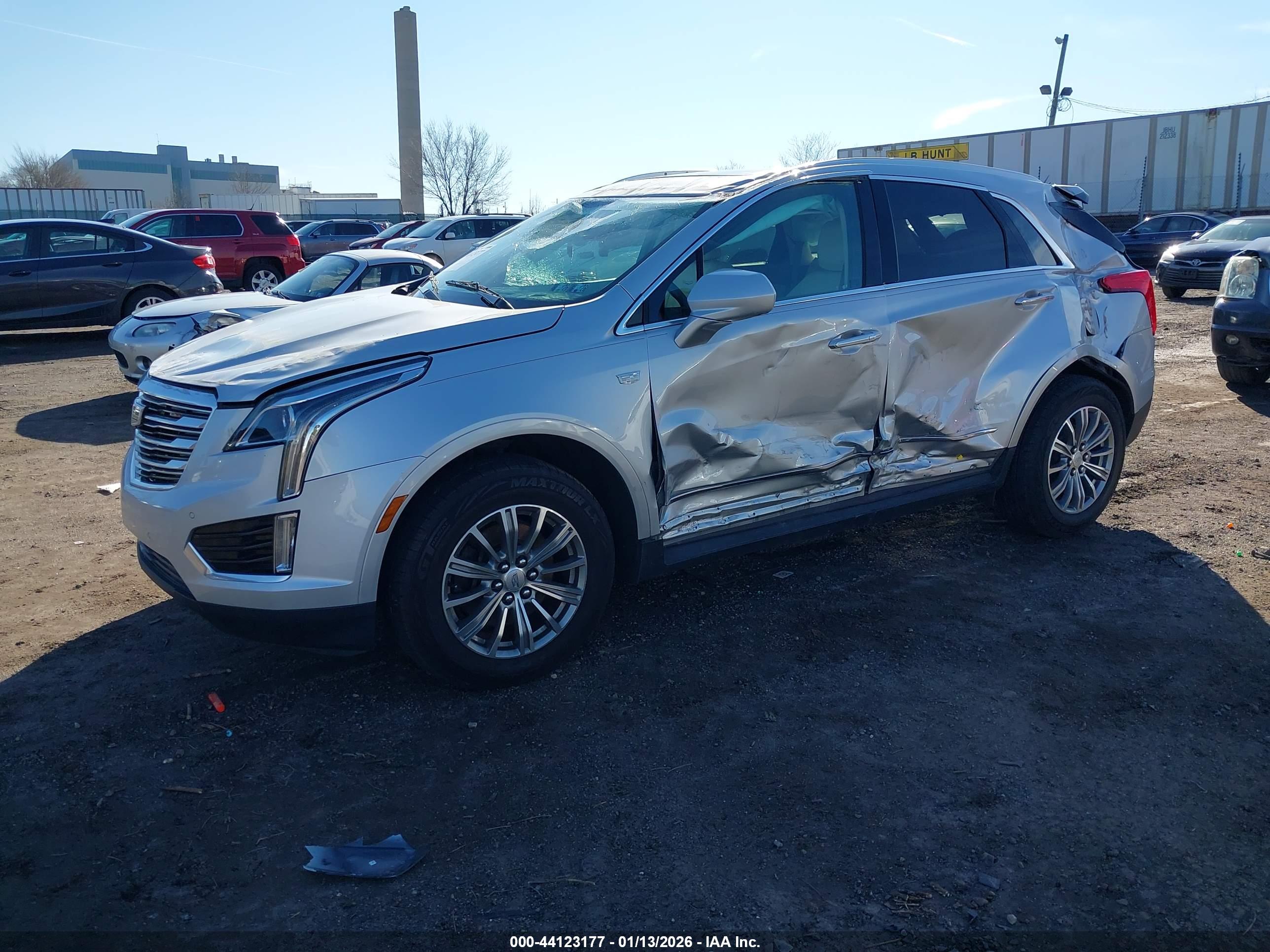 CADILLAC XT5 image 2