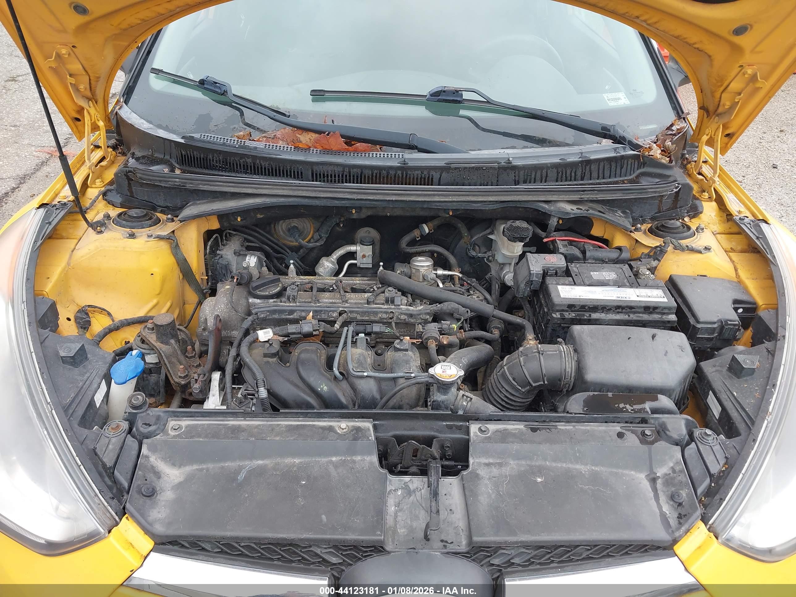 HYUNDAI VELOSTER image 10