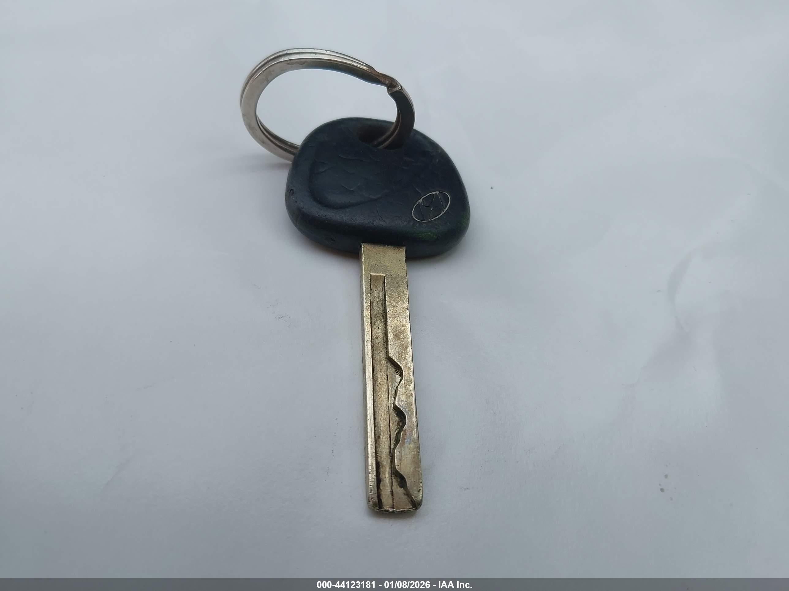HYUNDAI VELOSTER image 11