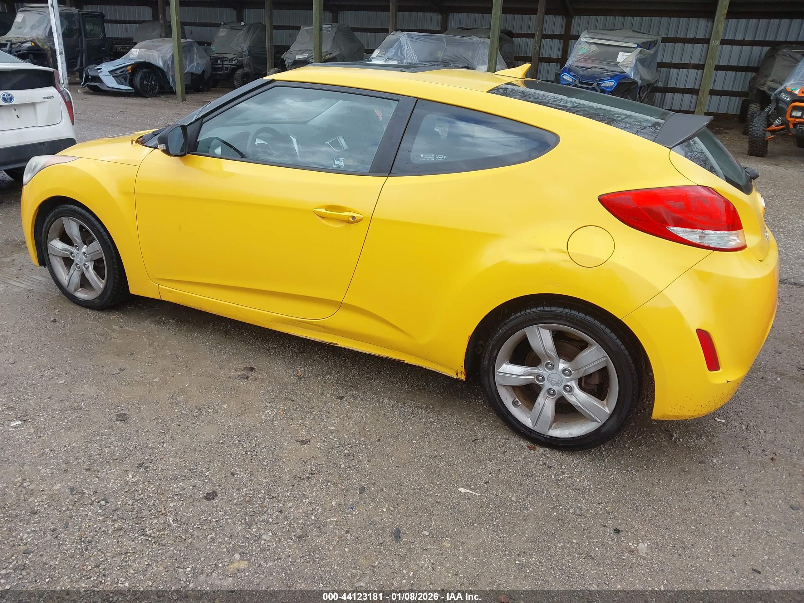 HYUNDAI VELOSTER image 3