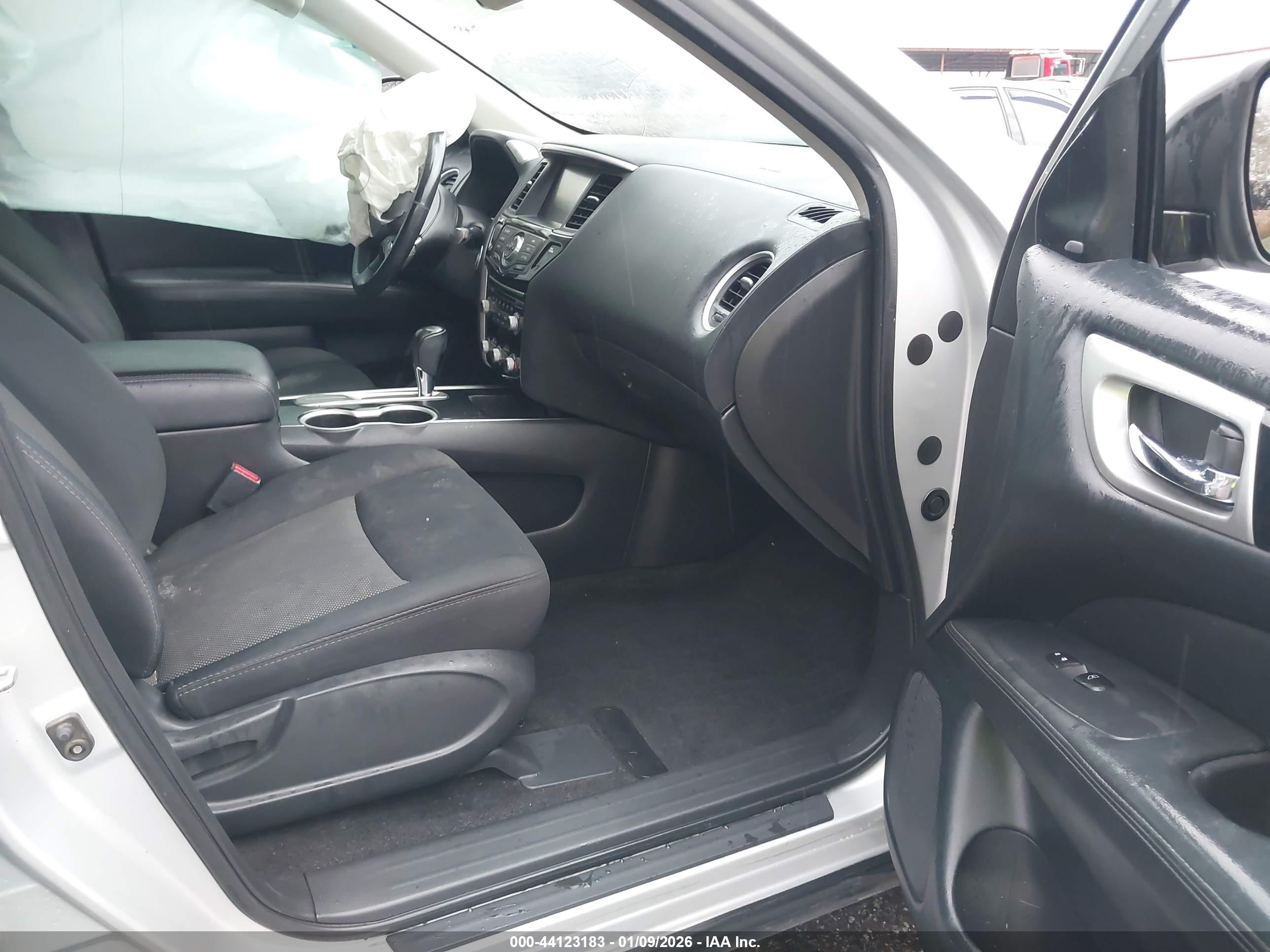 NISSAN PATHFINDER image 5