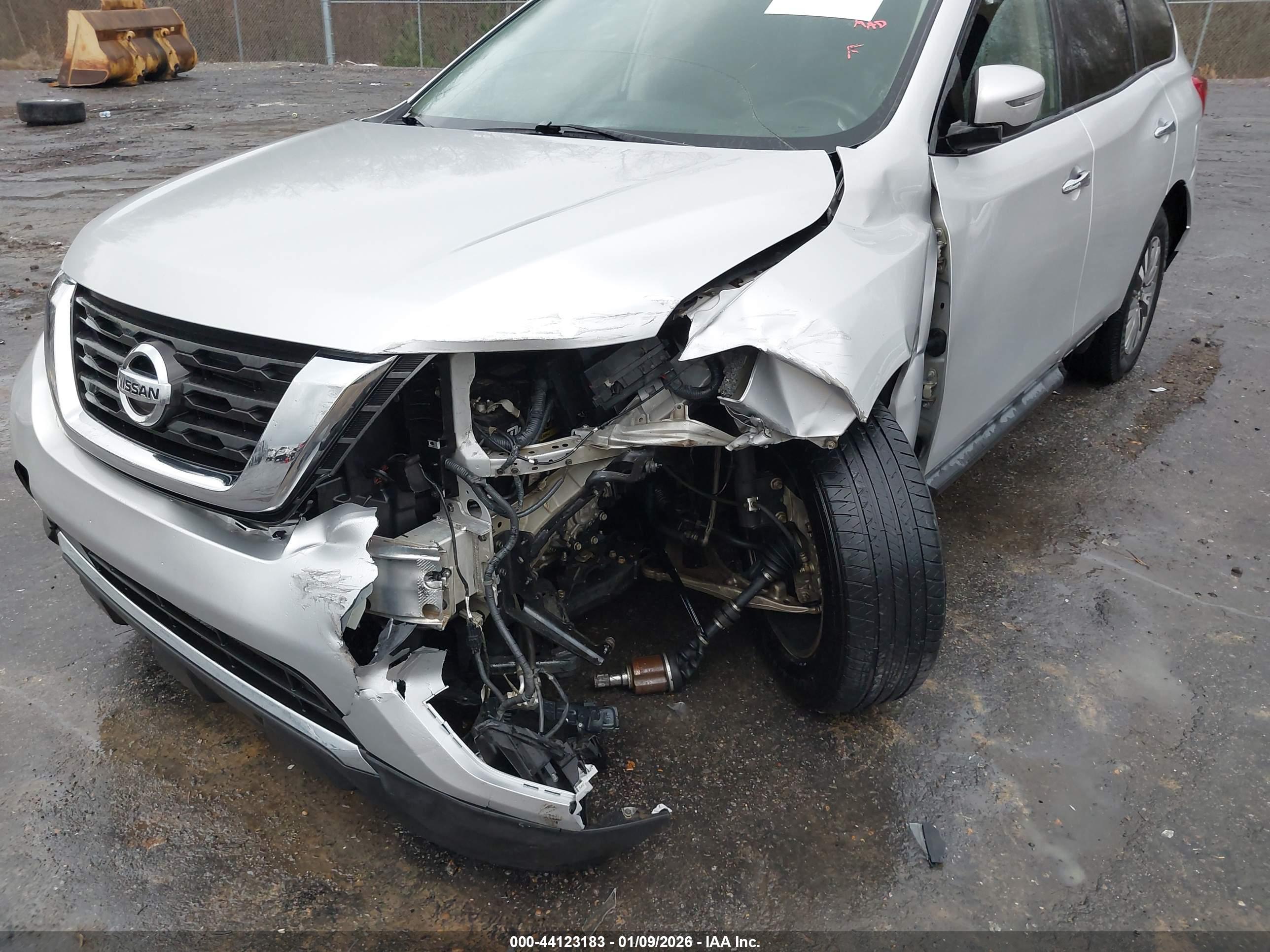 NISSAN PATHFINDER image 6