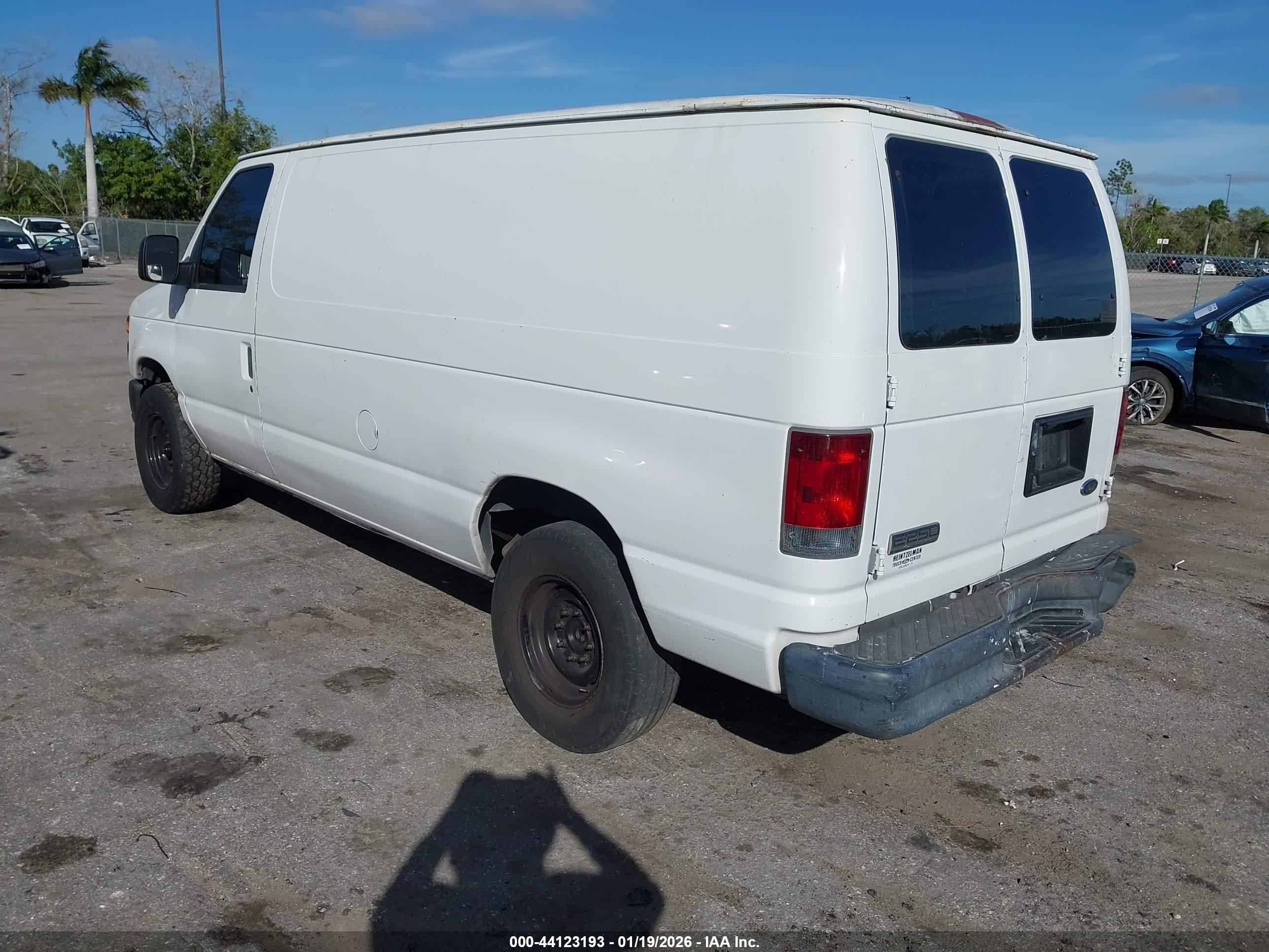 FORD E-250 image 3