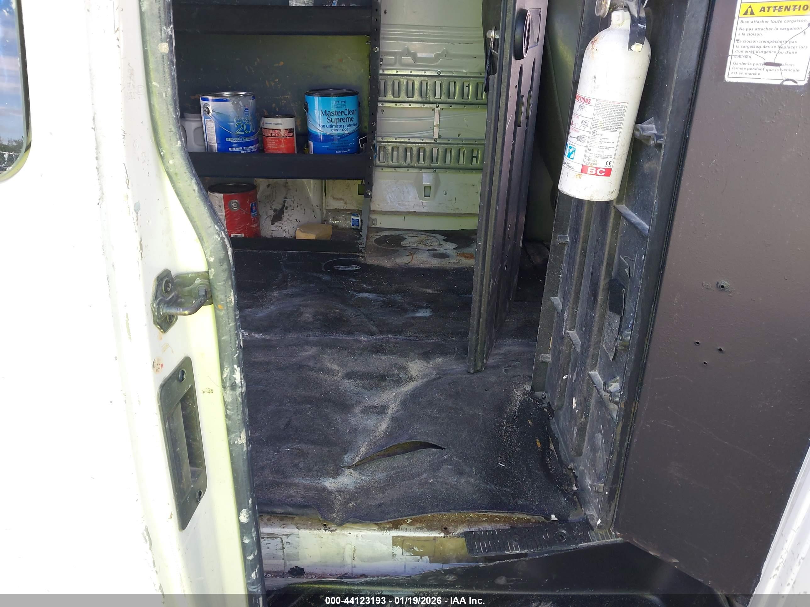 FORD E-250 image 8