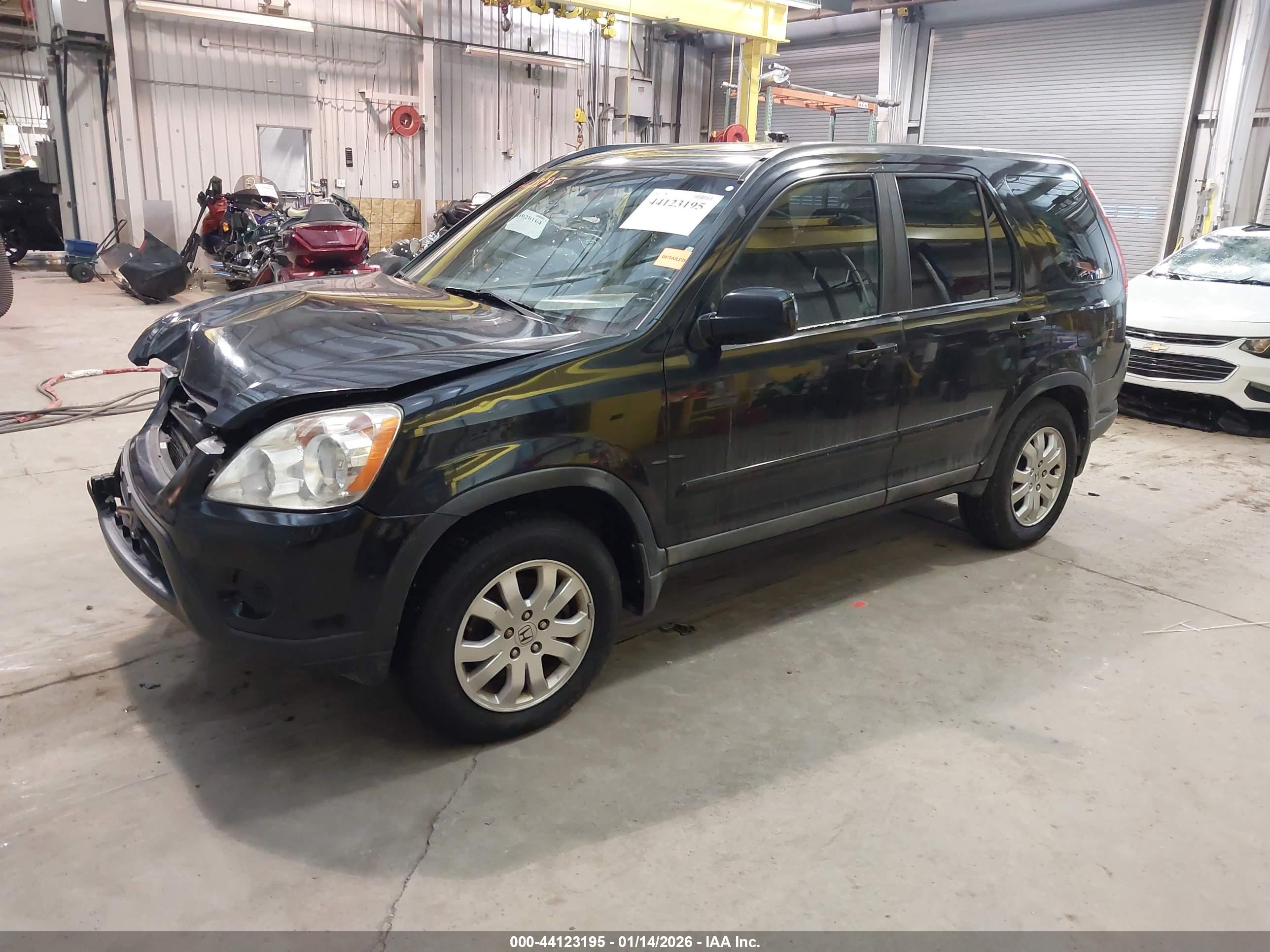 HONDA CR-V image 2