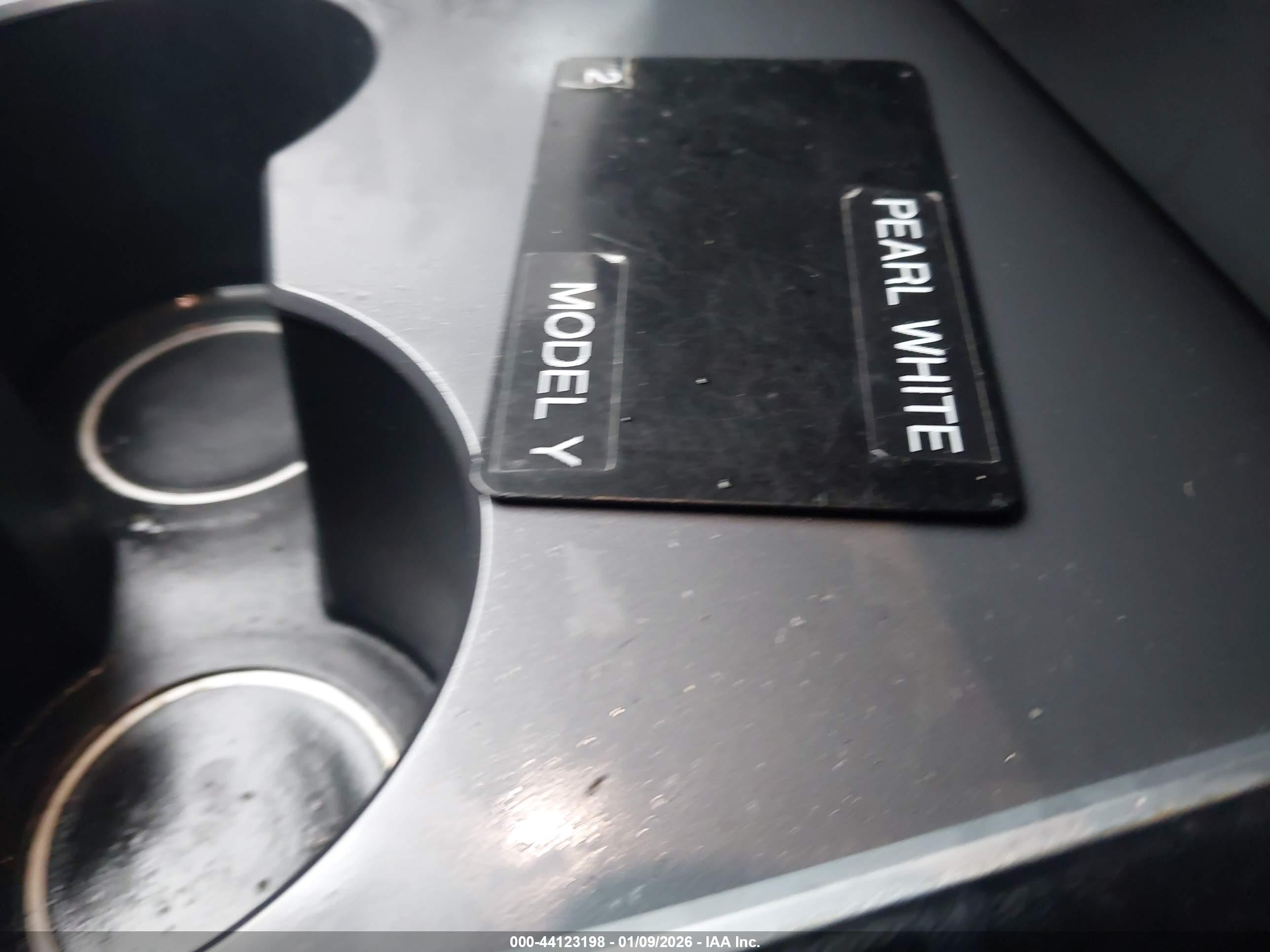 TESLA MODEL image 11