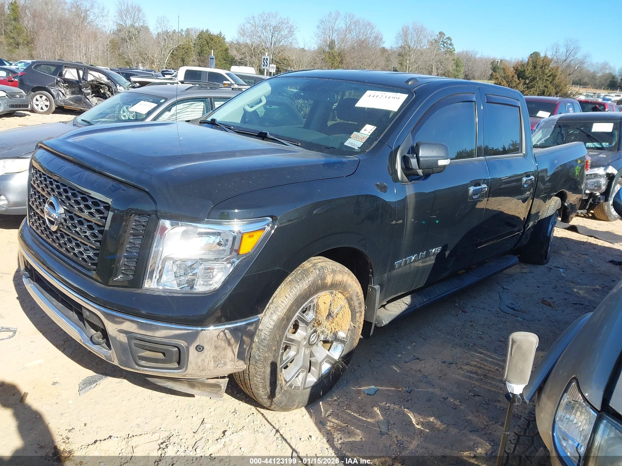 NISSAN TITAN image 2