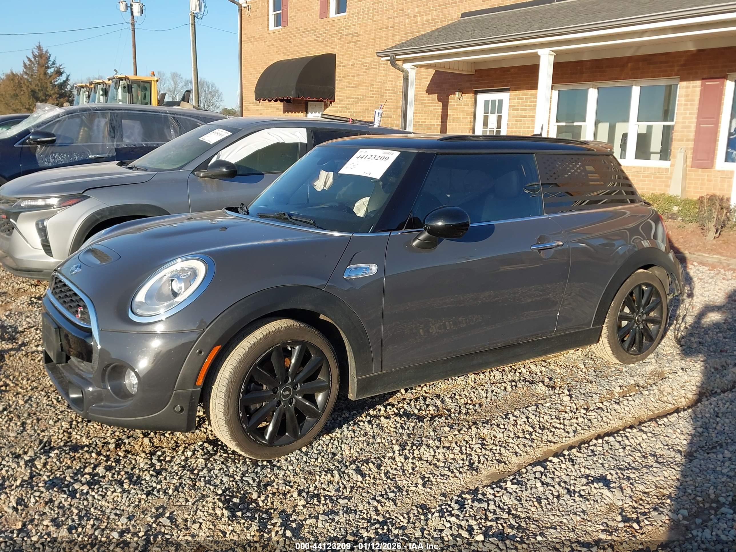 MINI HARDTOP image 2
