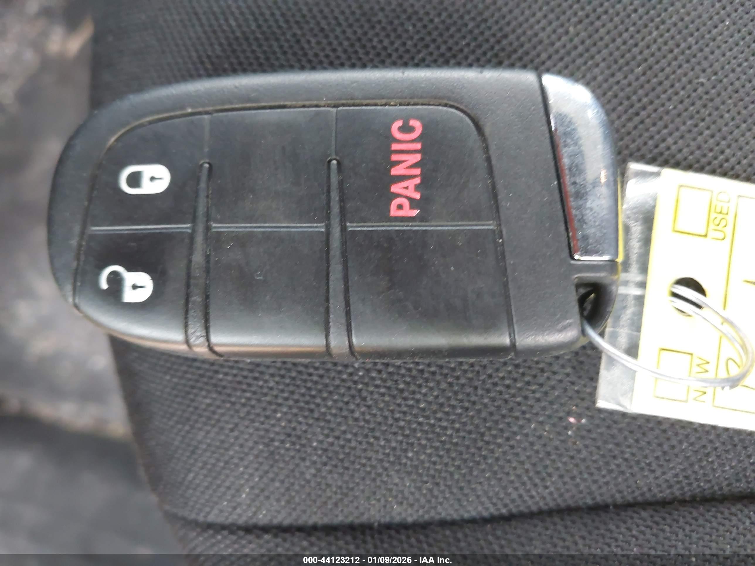 JEEP RENEGADE image 11