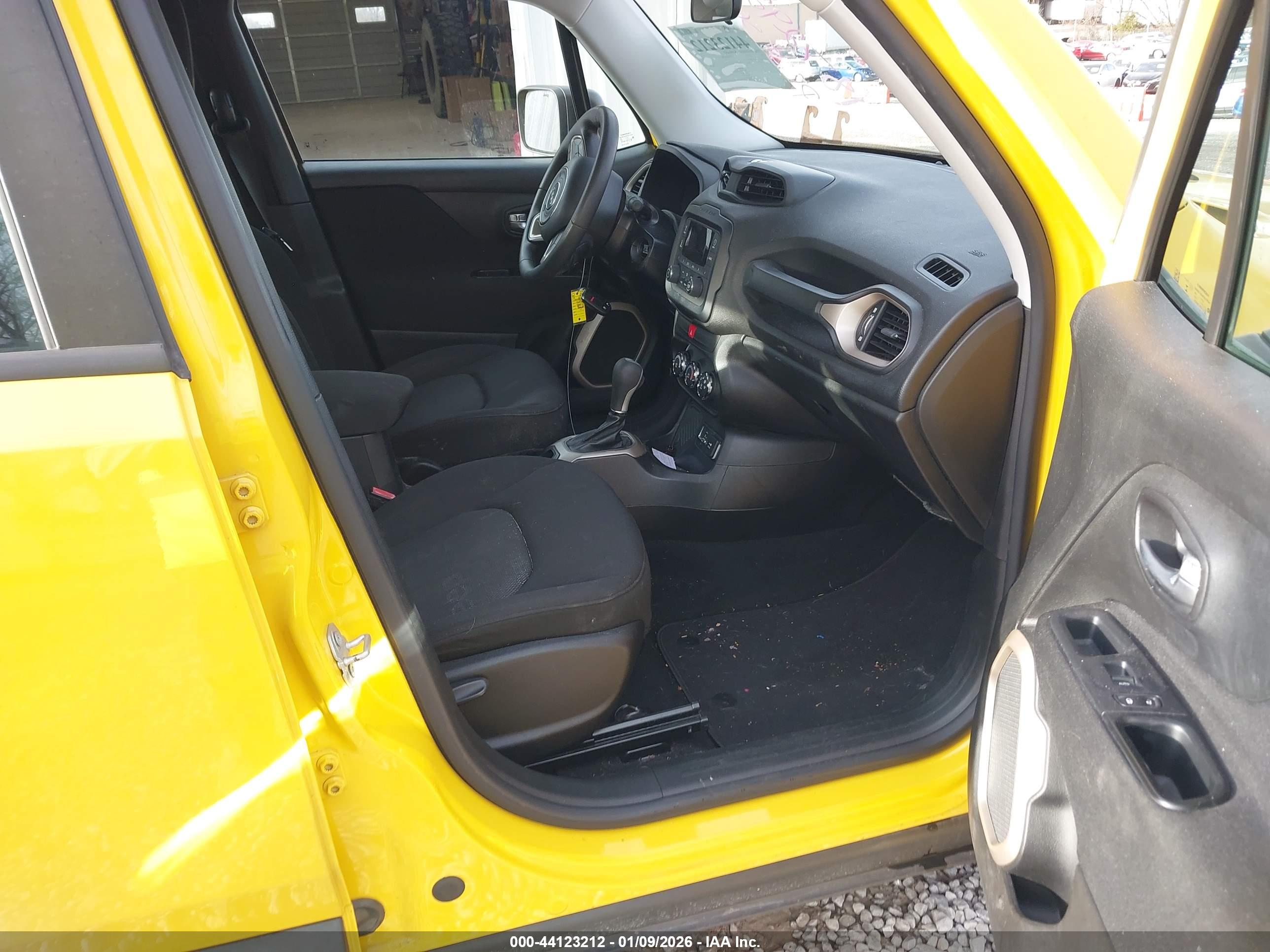 JEEP RENEGADE image 5