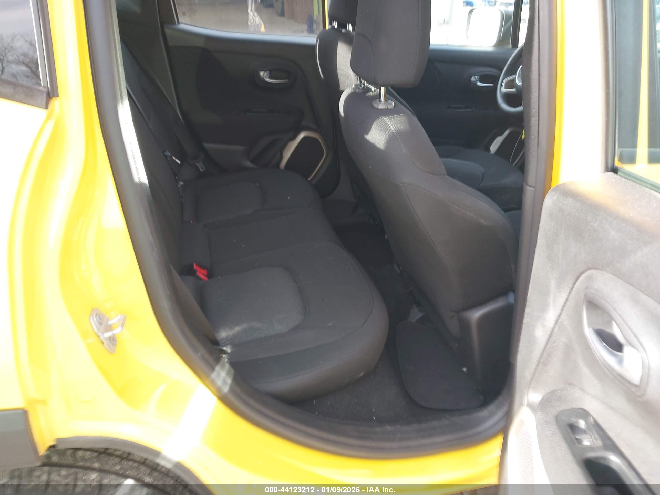 JEEP RENEGADE image 8