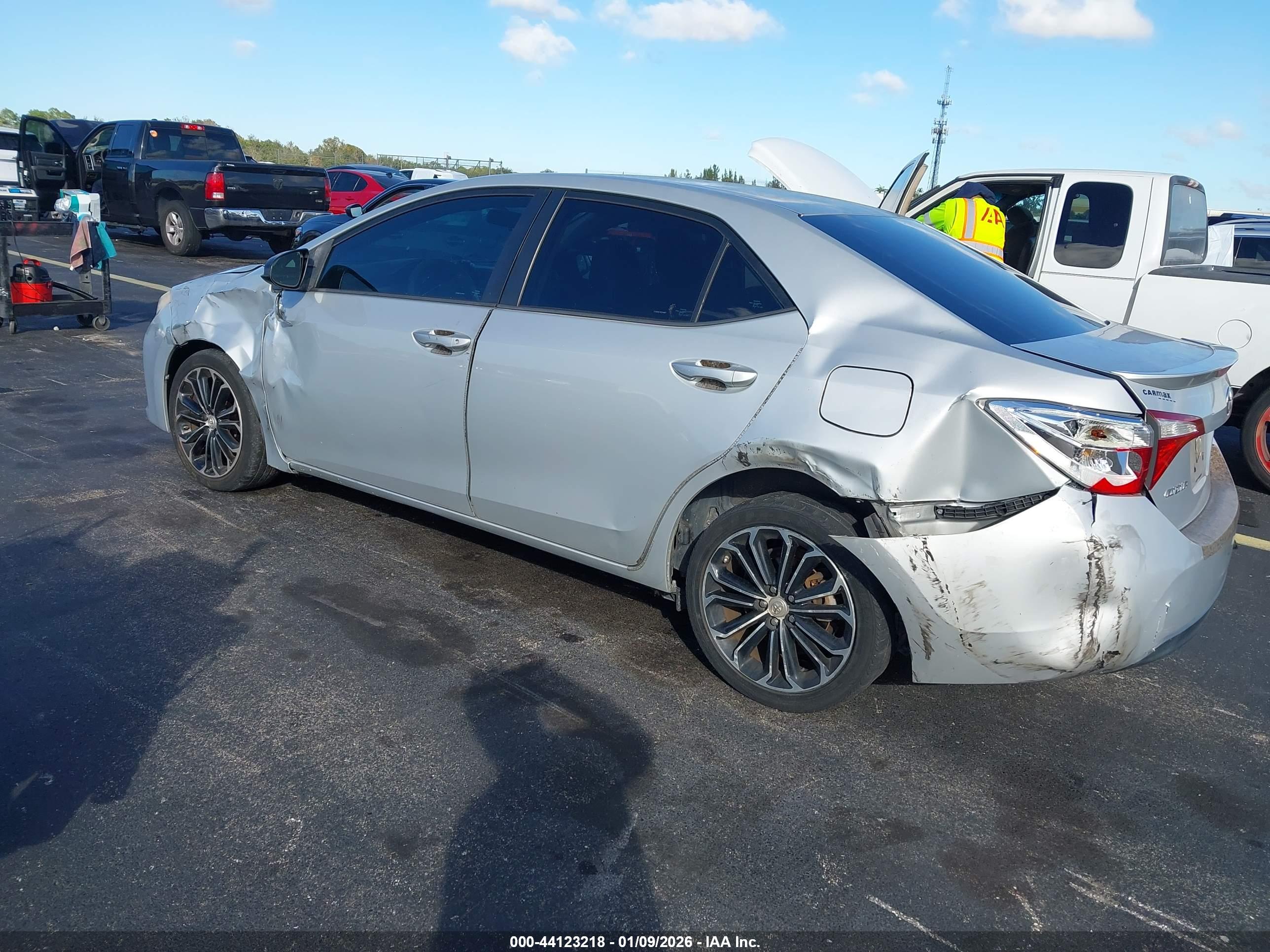 TOYOTA COROLLA image 3