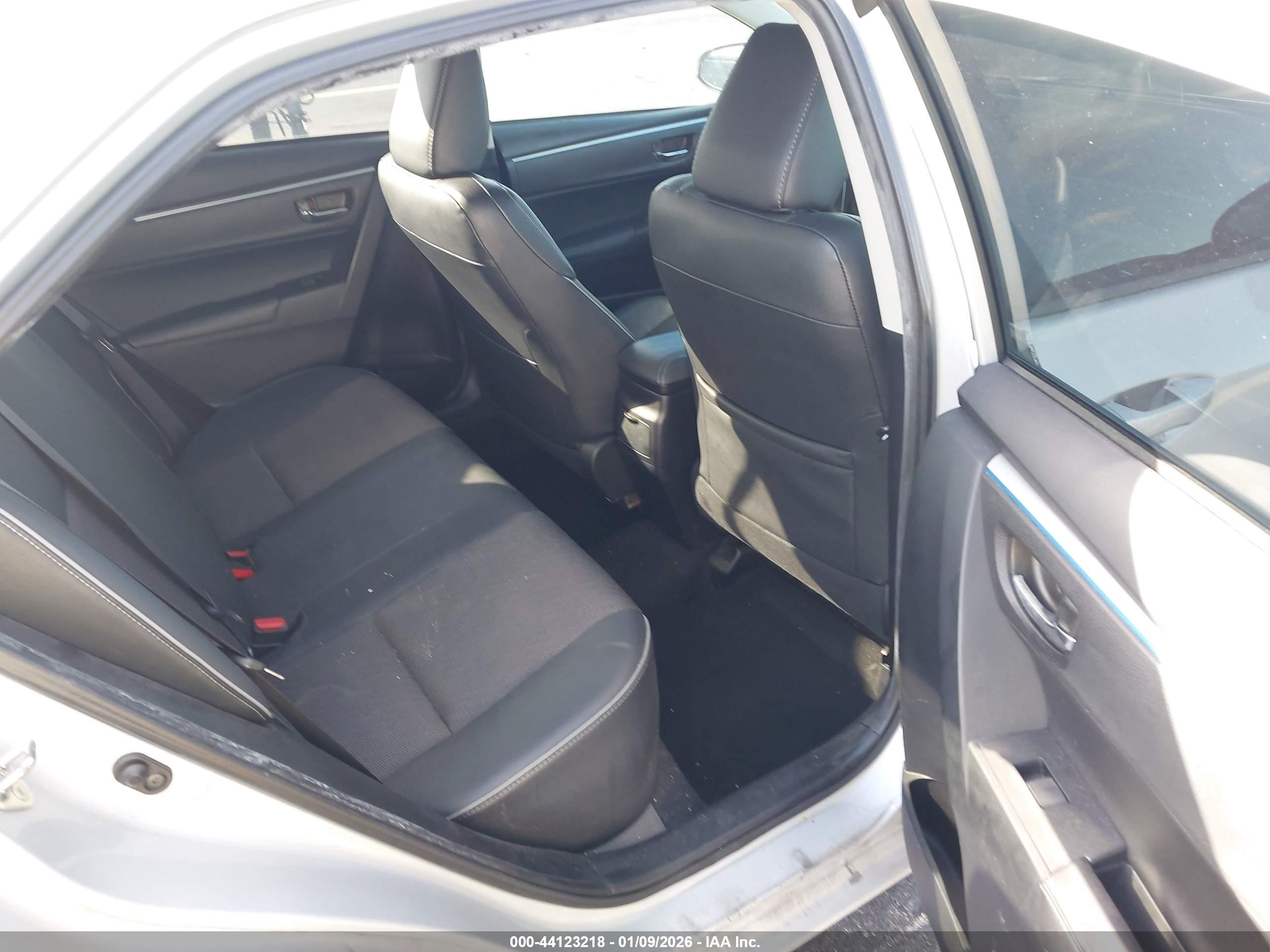 TOYOTA COROLLA image 8